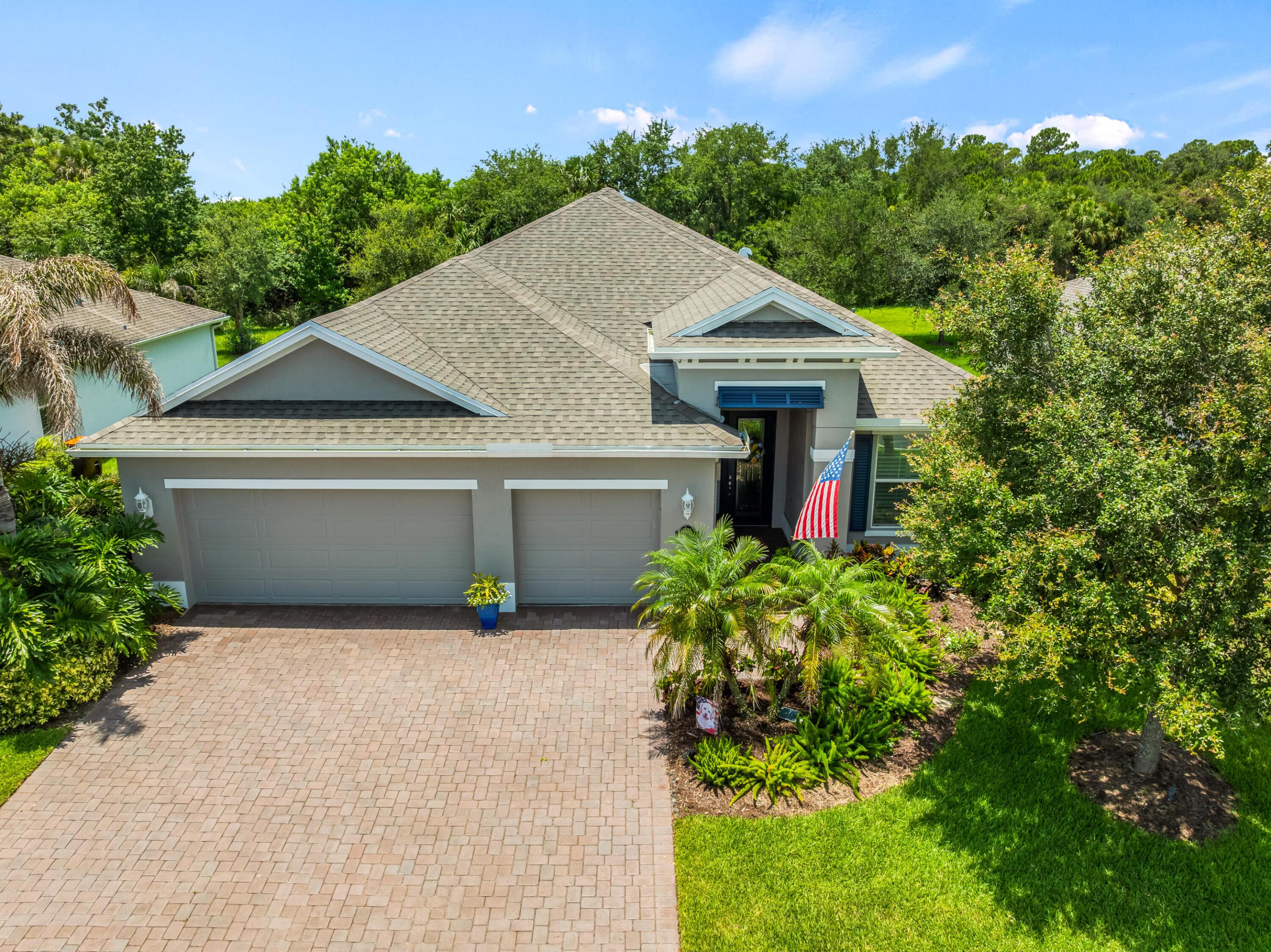 1573 Segovia Circle Property Photo 1