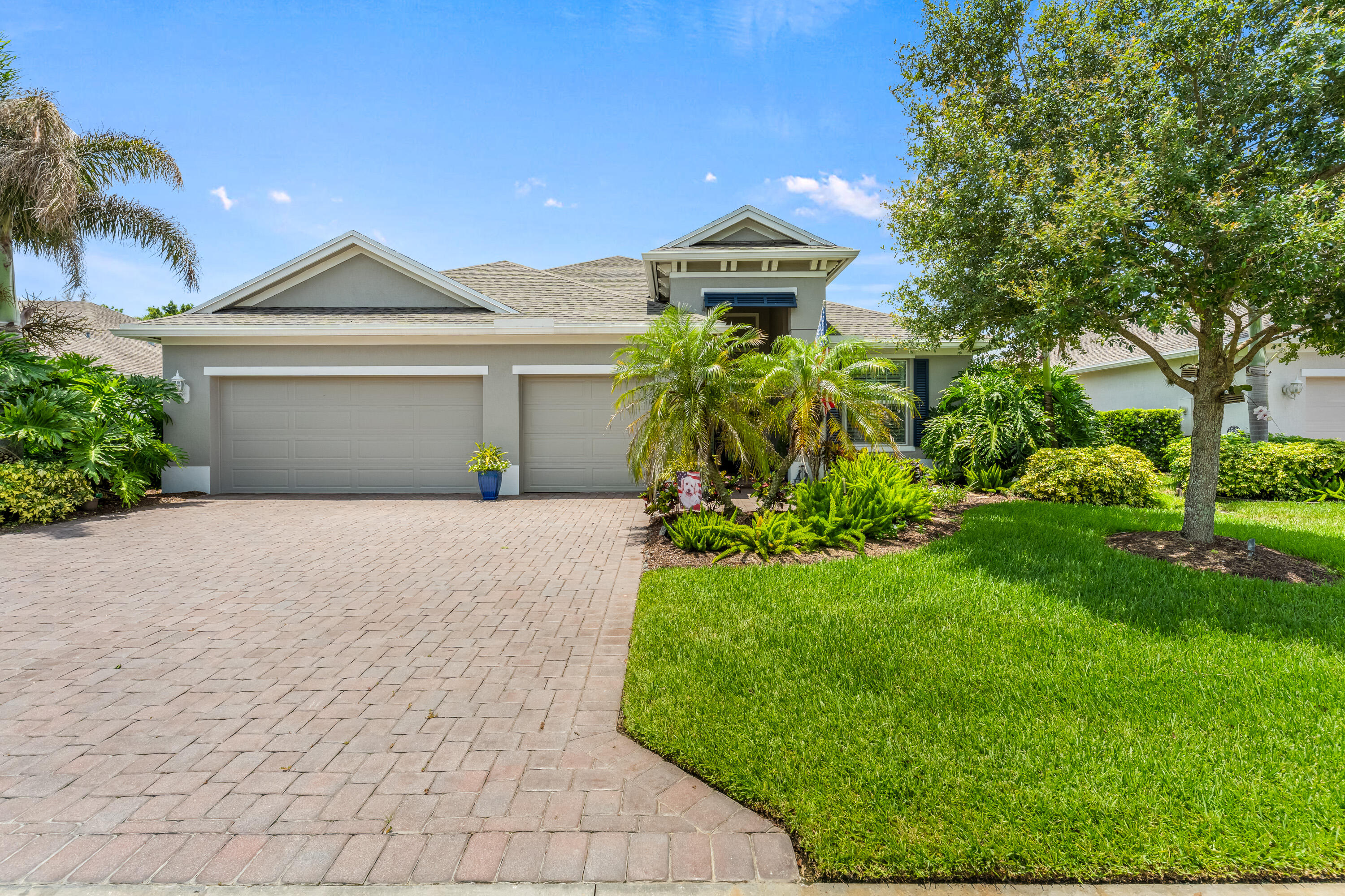 1573 Segovia Circle Property Photo 2
