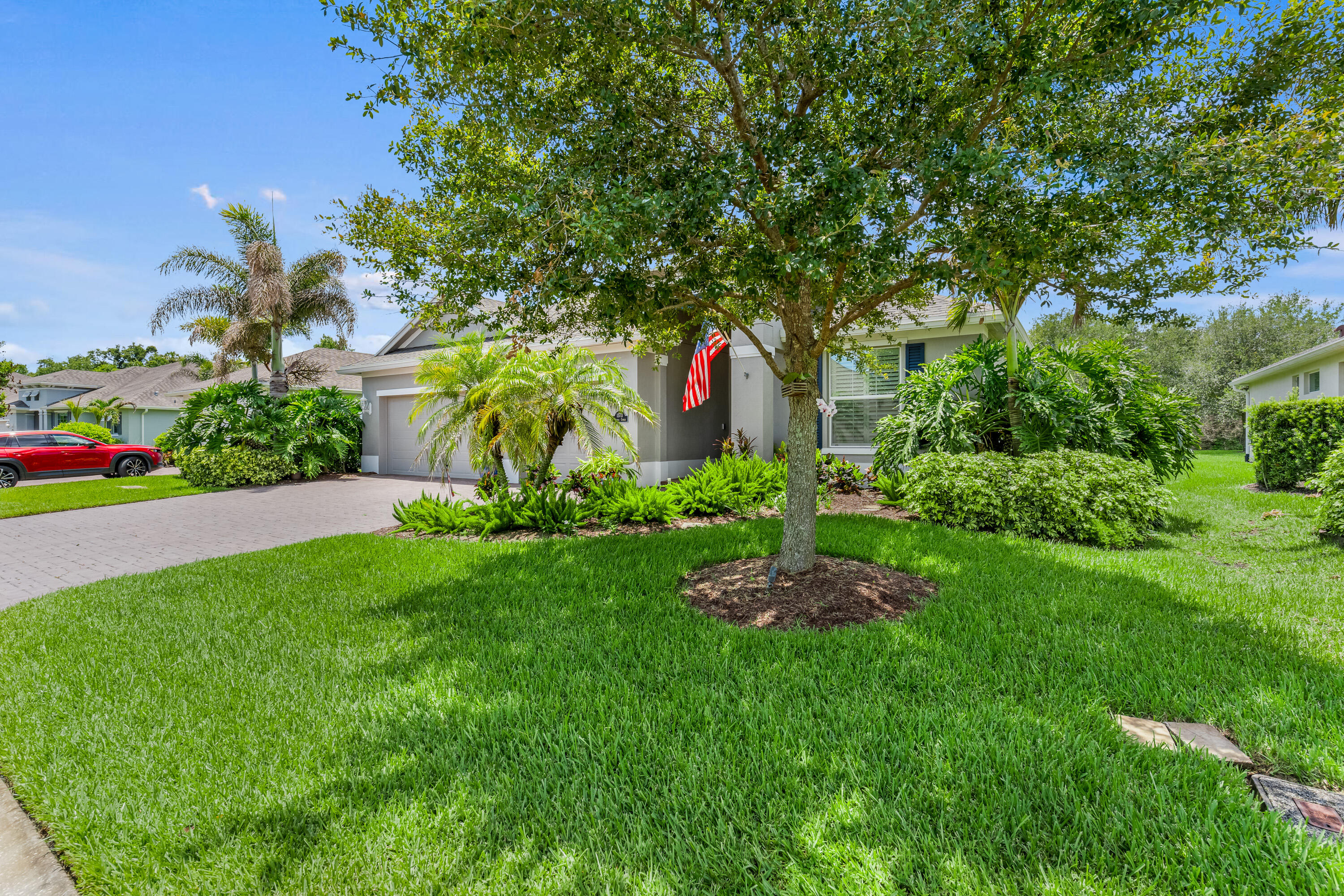 1573 Segovia Circle Property Photo 3