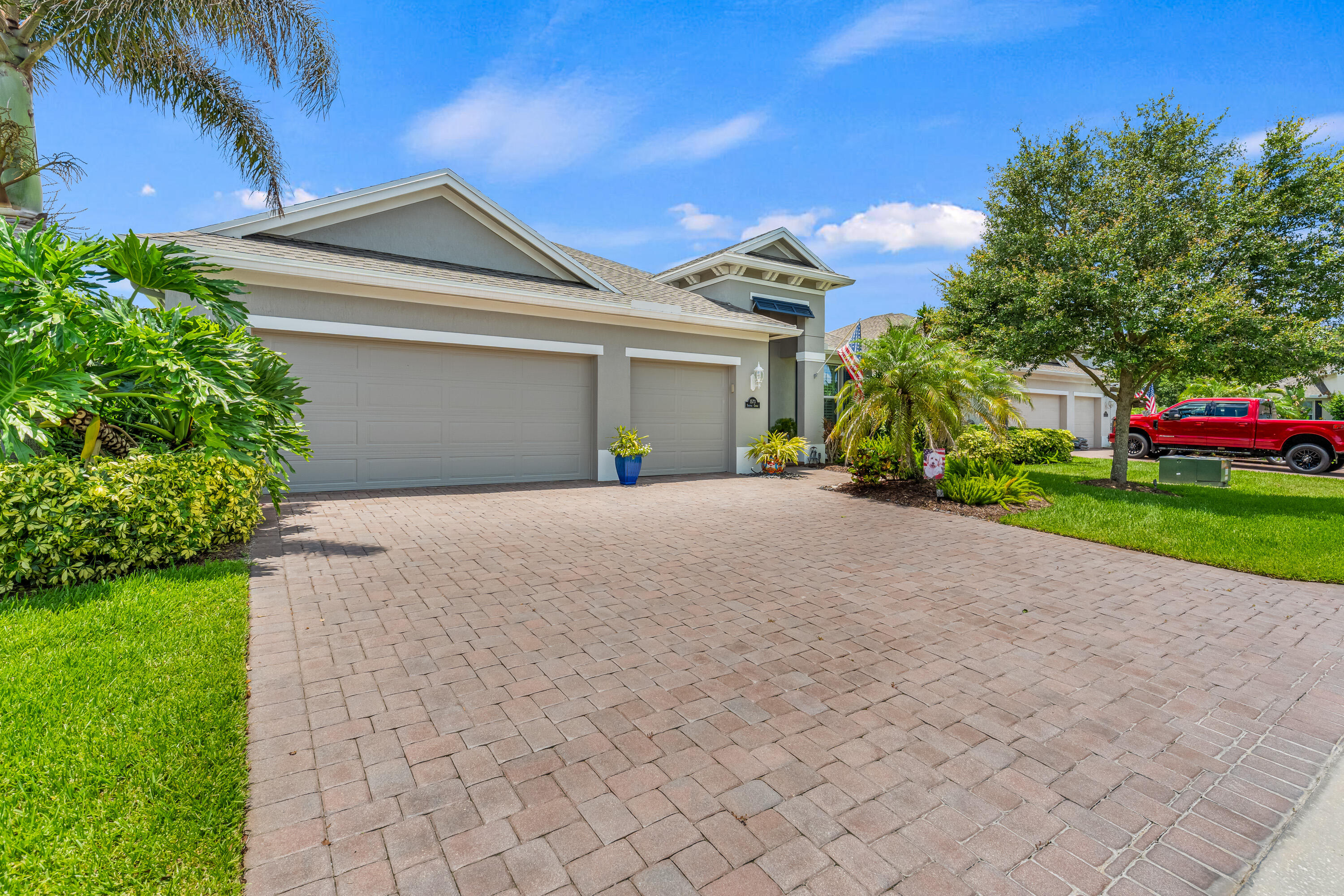 1573 Segovia Circle Property Photo 4