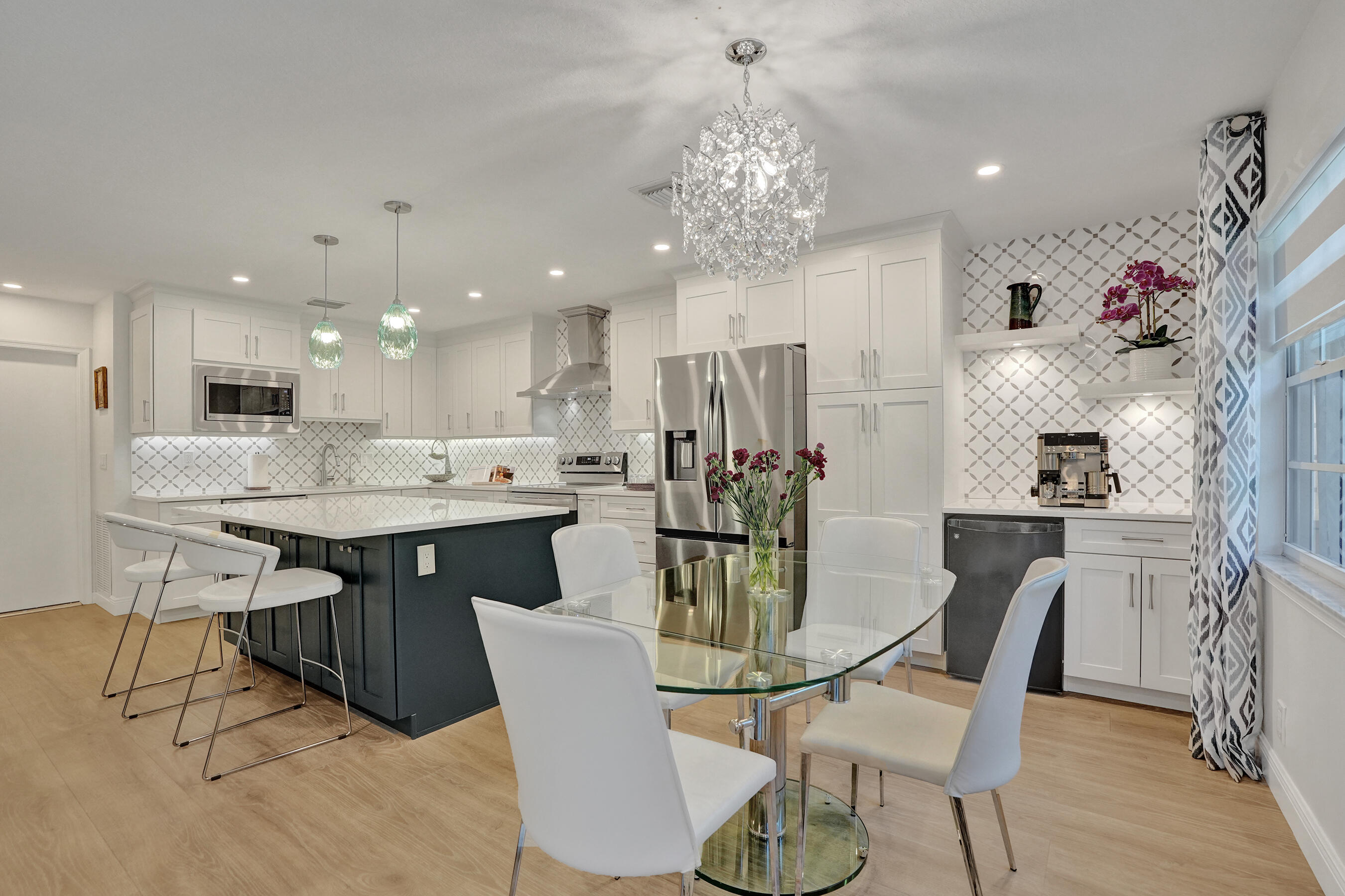4921 Riverside Drive 606 Property Photo 9