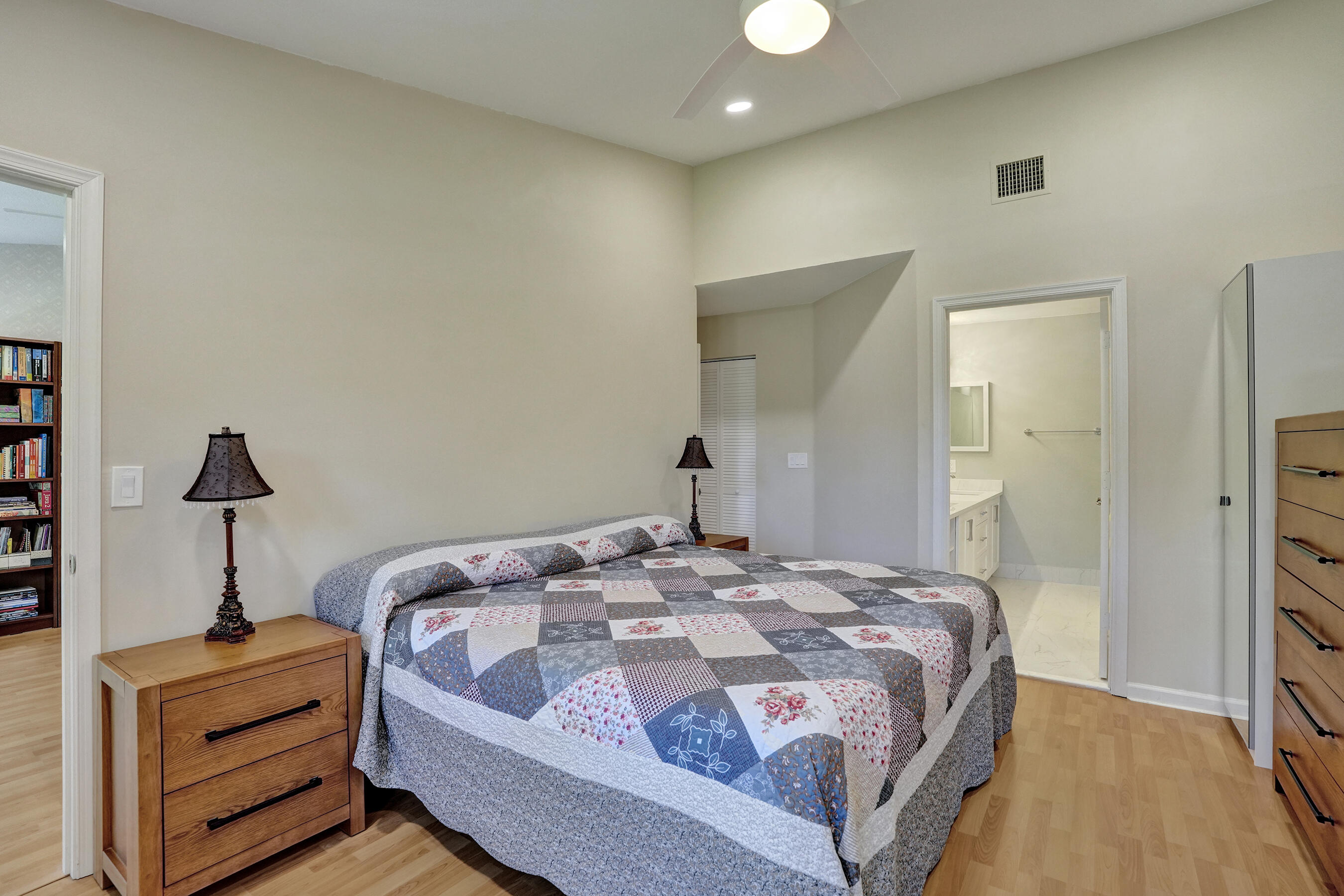 4921 Riverside Drive 606 Property Photo 29