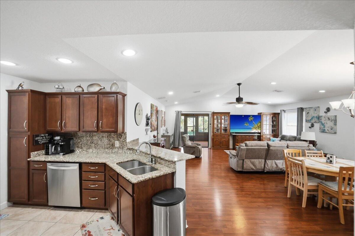 130 Mediterranean Boulevard N Property Photo 3