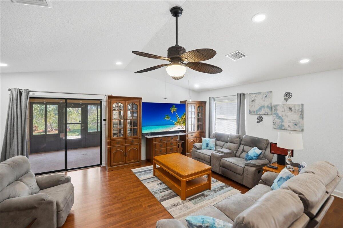 130 Mediterranean Boulevard N Property Photo 9