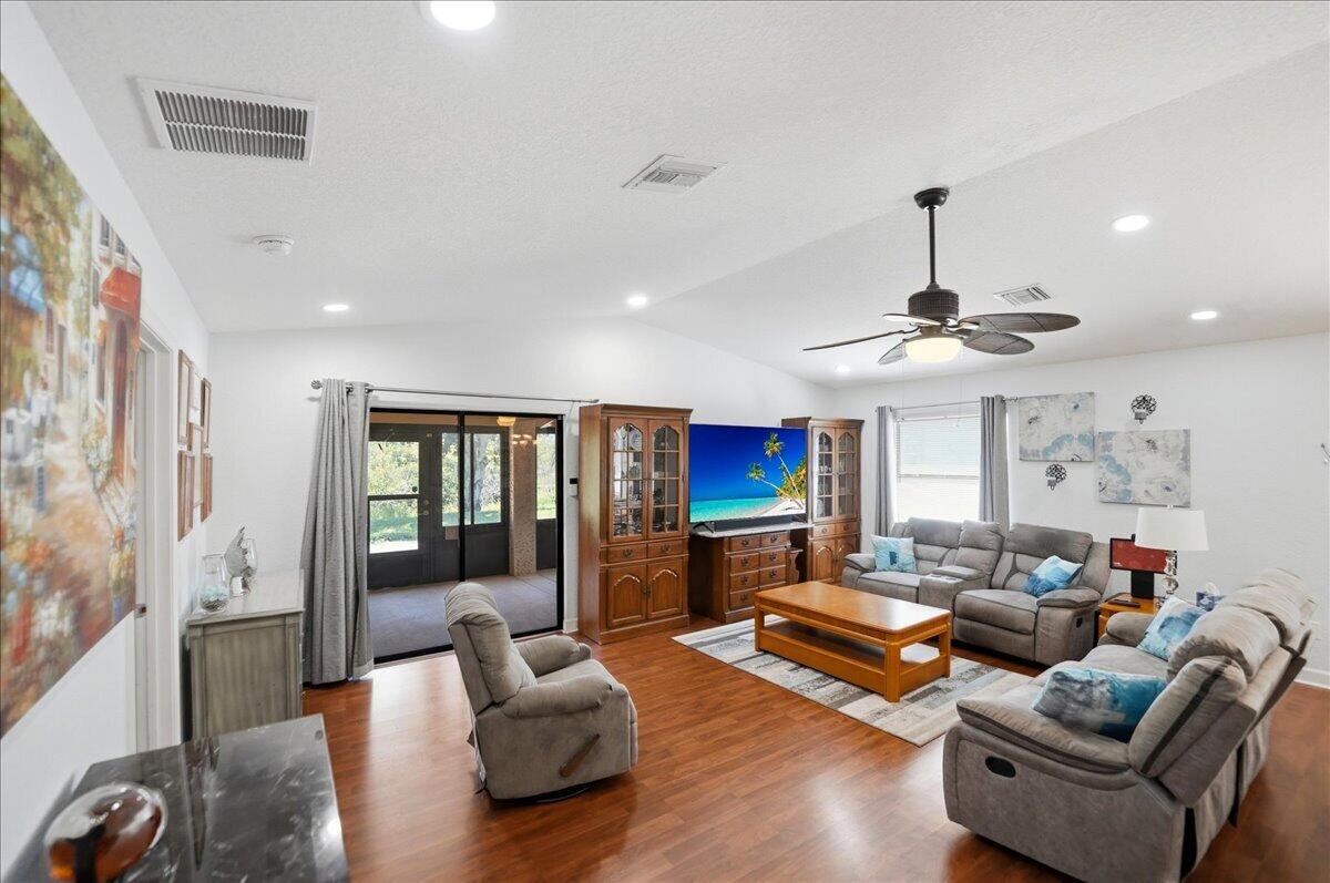 130 Mediterranean Boulevard N Property Photo 10