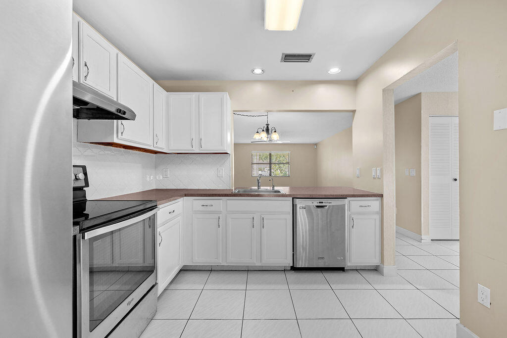 191 Mastic Tree Court Property Photo 18