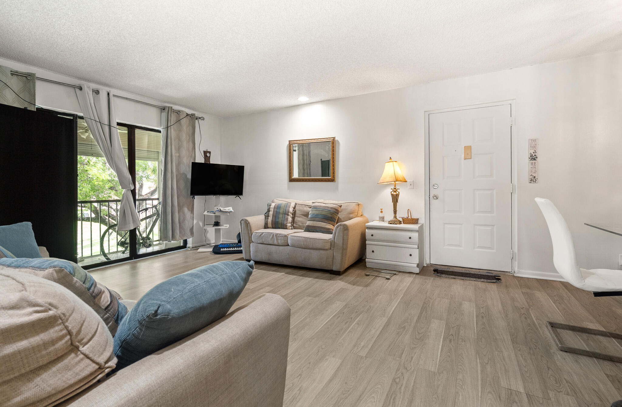 610 Sea Pine Way H2 Property Photo 4