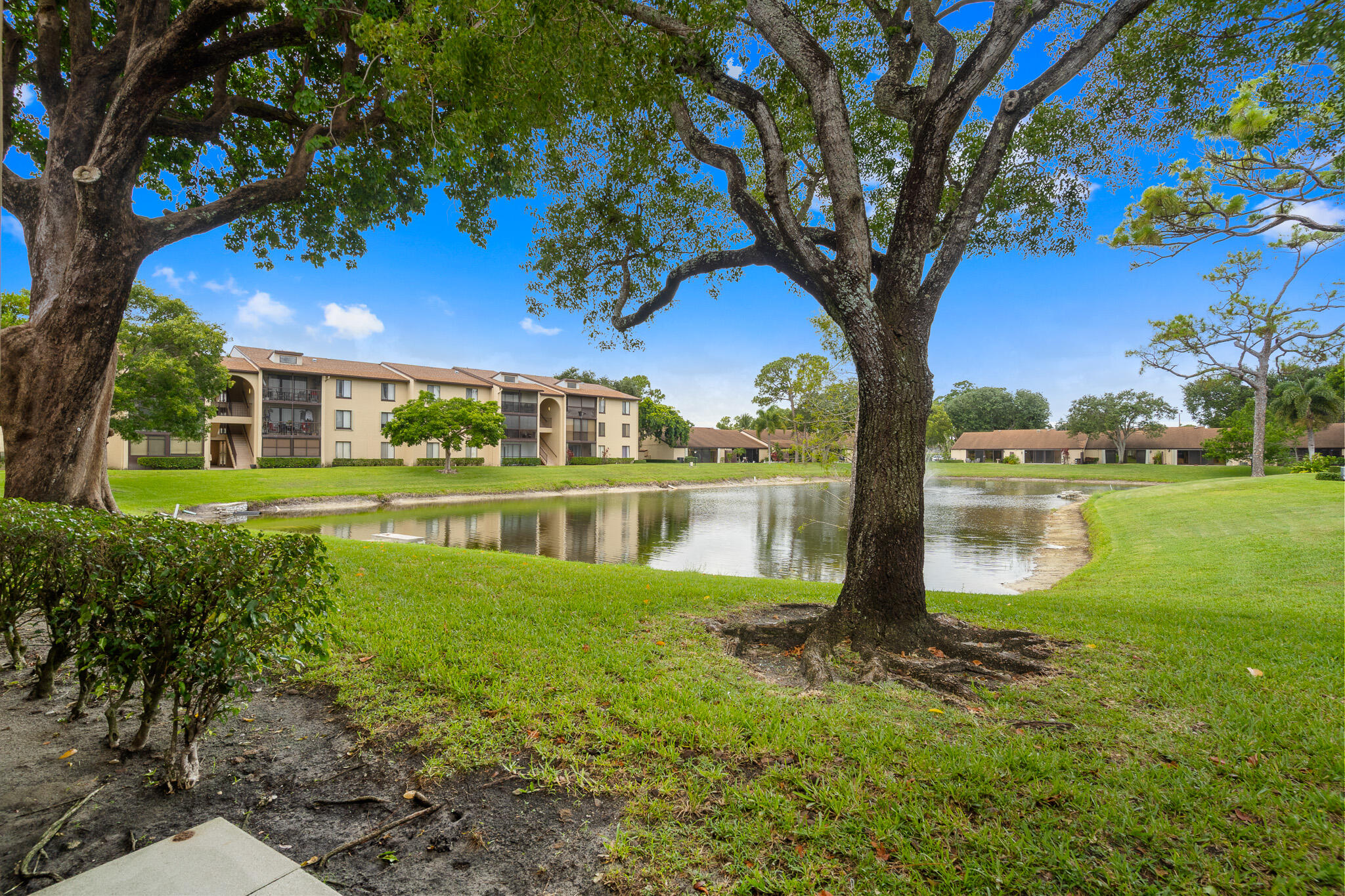 610 Sea Pine Way H2 Property Photo 27