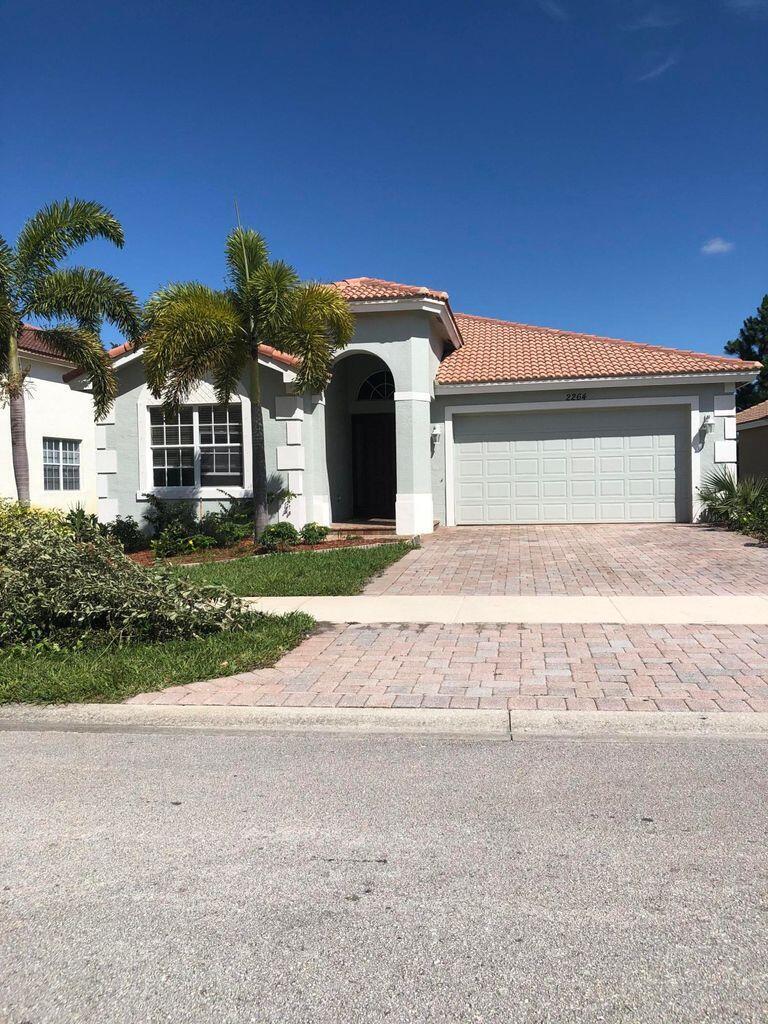 2264 Newport Isles Boulevard Property Photo 1