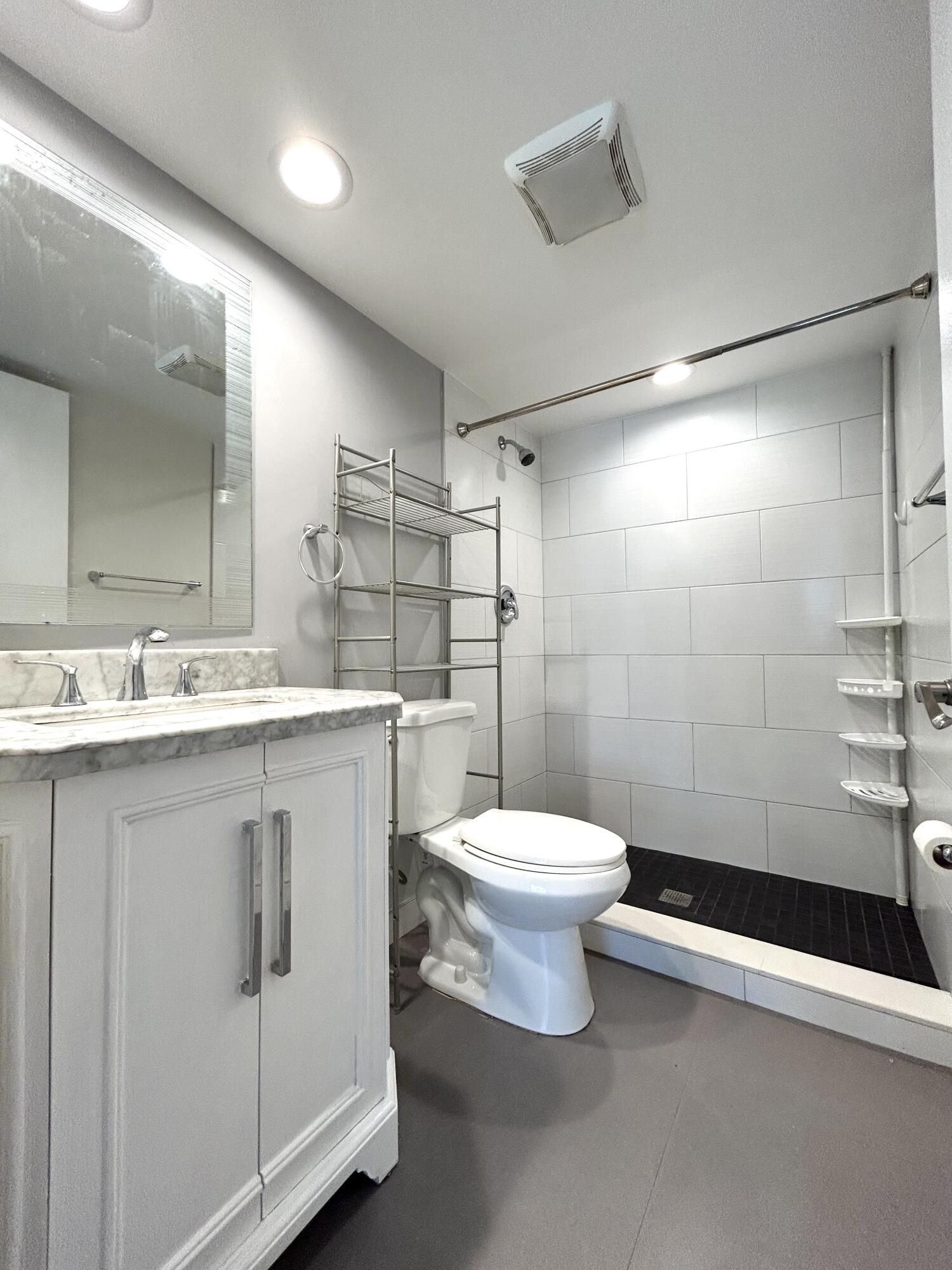 13830 Oneida Drive G1 Property Photo 4