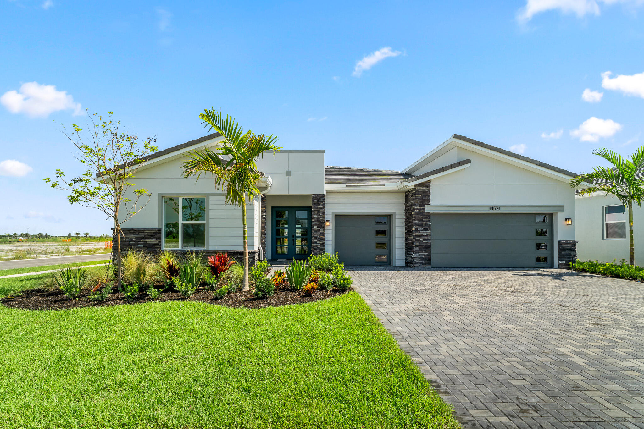 14571 Sw Sarilla Boulevard Property Photo 1