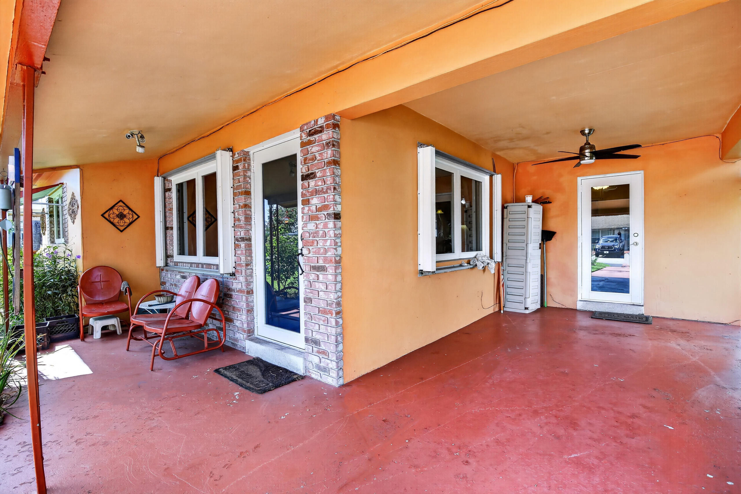 220 Nw 48th Street Property Photo 3