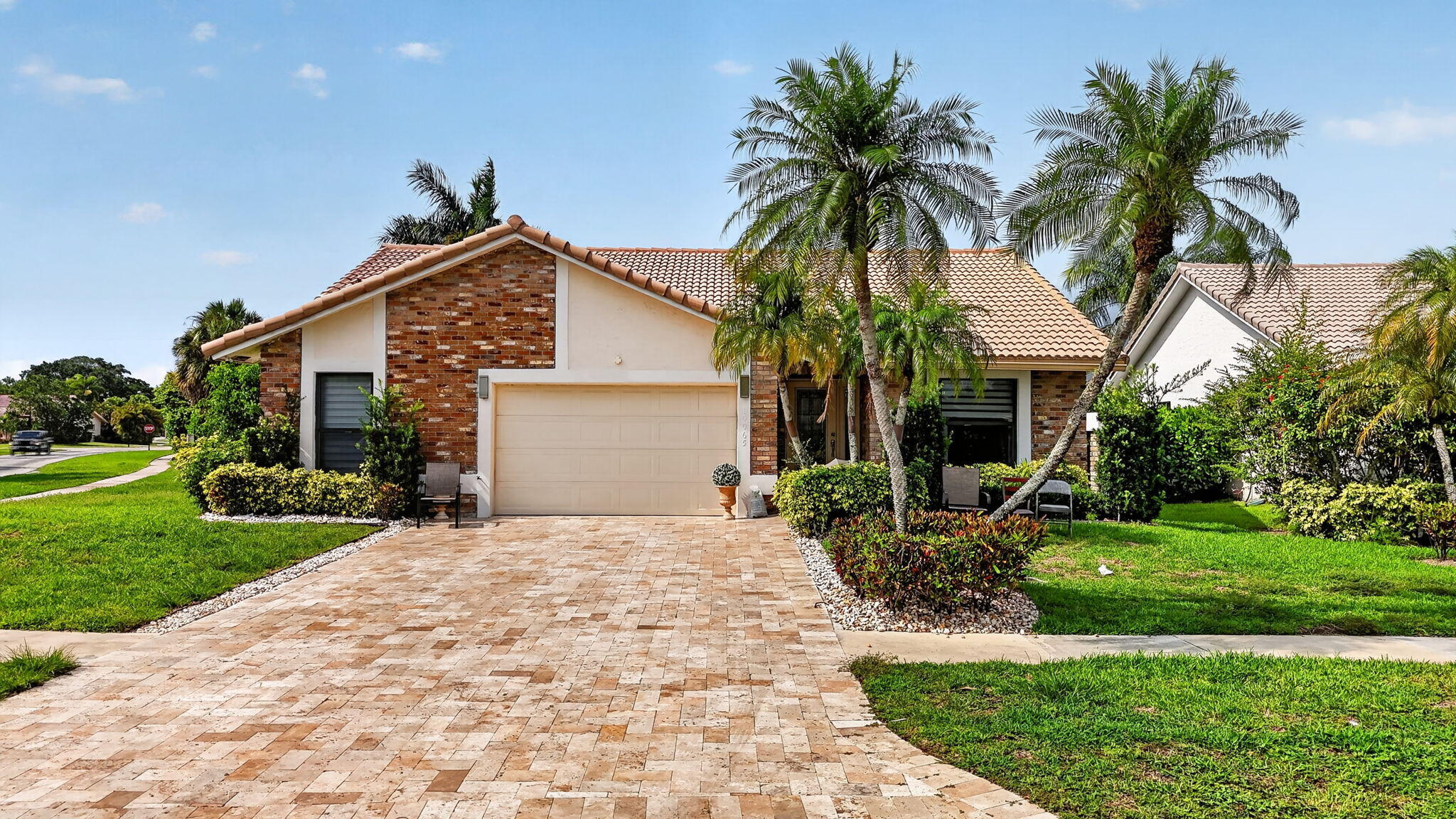 10065 Camelback Lane Property Photo 1