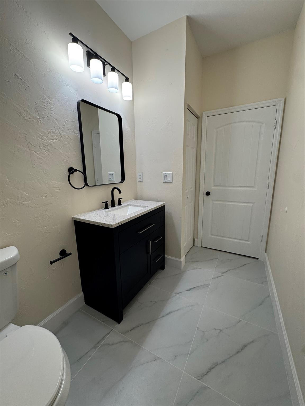 749 Sw 3rd Avenue Property Photo 21