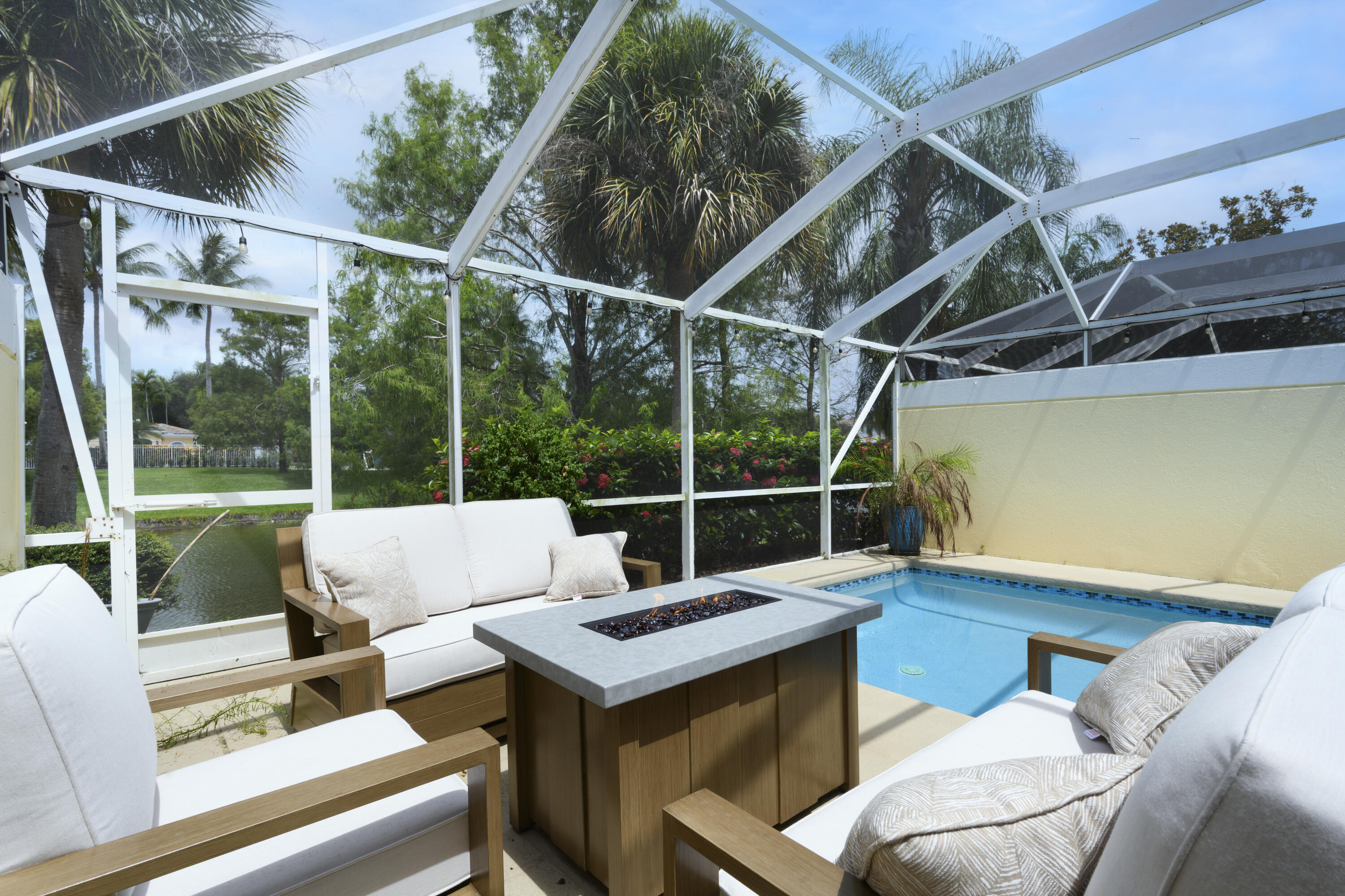 435 Capistrano Drive Property Photo 1