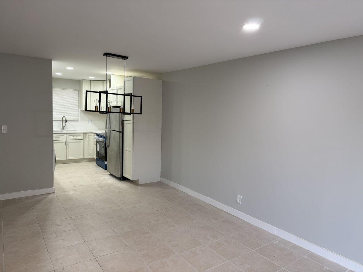 2810 Riverside Drive 201-4 Property Photo 4