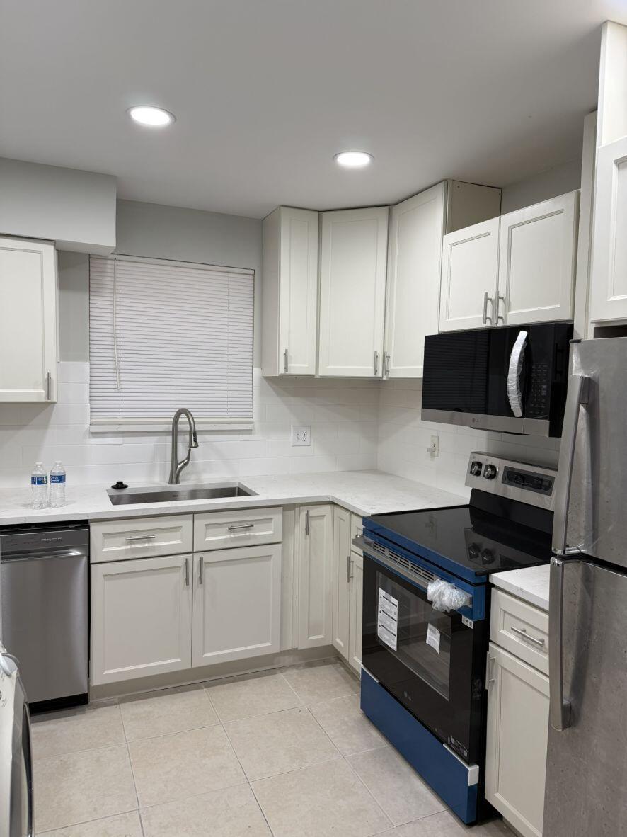 2810 Riverside Drive 201-4 Property Photo 6