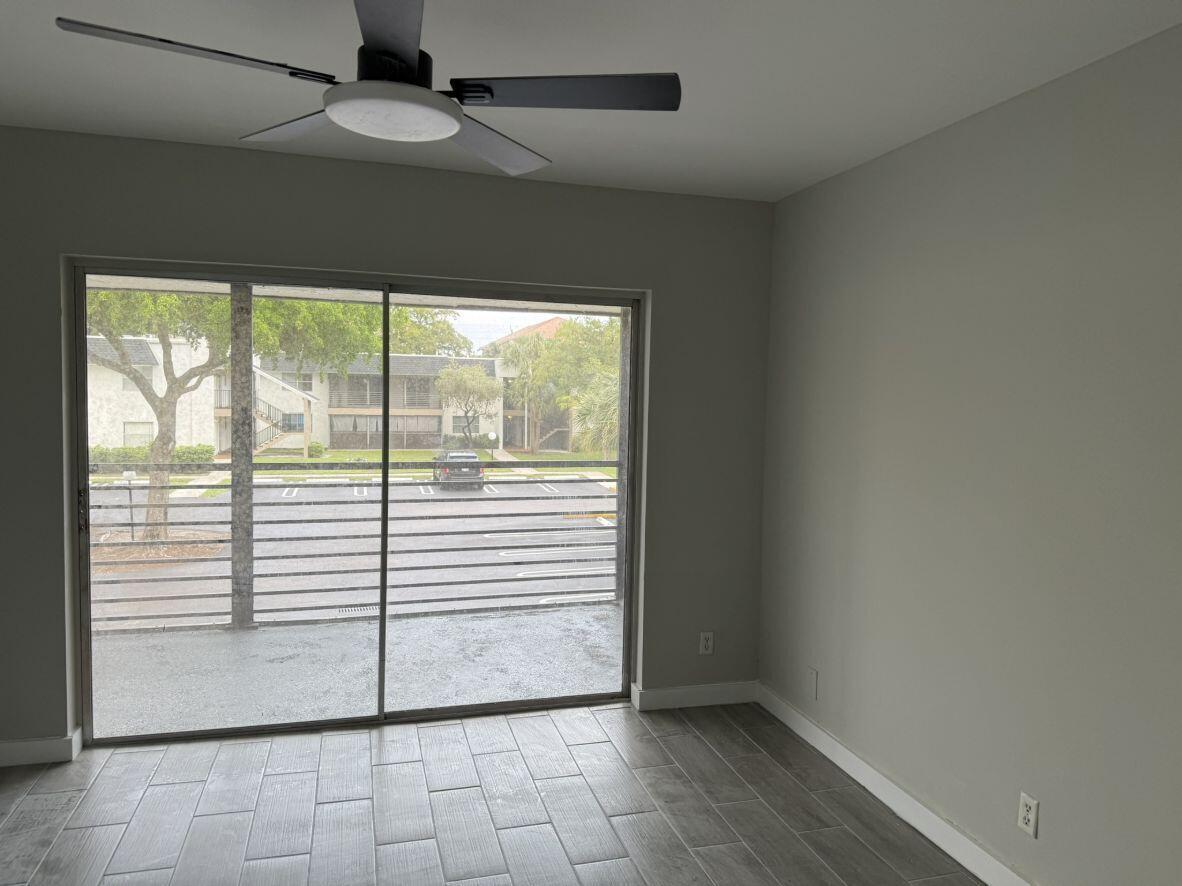 2810 Riverside Drive 201-4 Property Photo 8