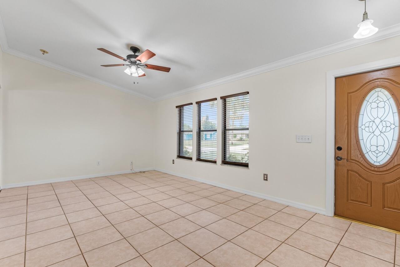 1636 Ne Darlich Avenue Property Photo 6