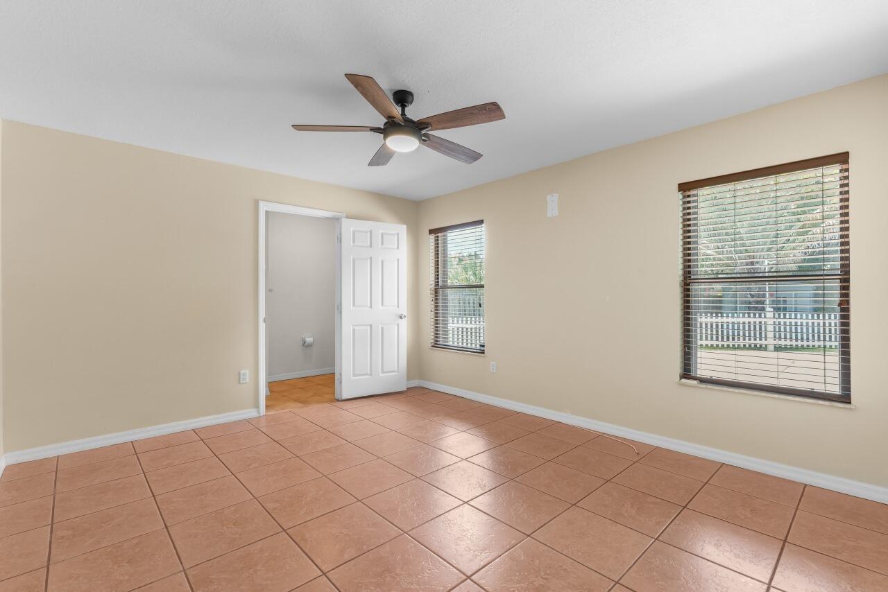 1636 Ne Darlich Avenue Property Photo 18