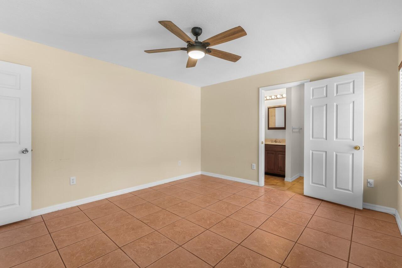 1636 Ne Darlich Avenue Property Photo 20