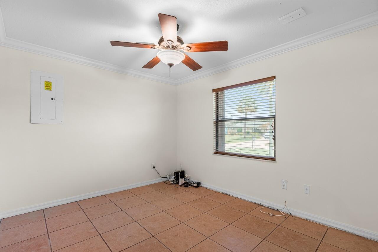 1636 Ne Darlich Avenue Property Photo 28