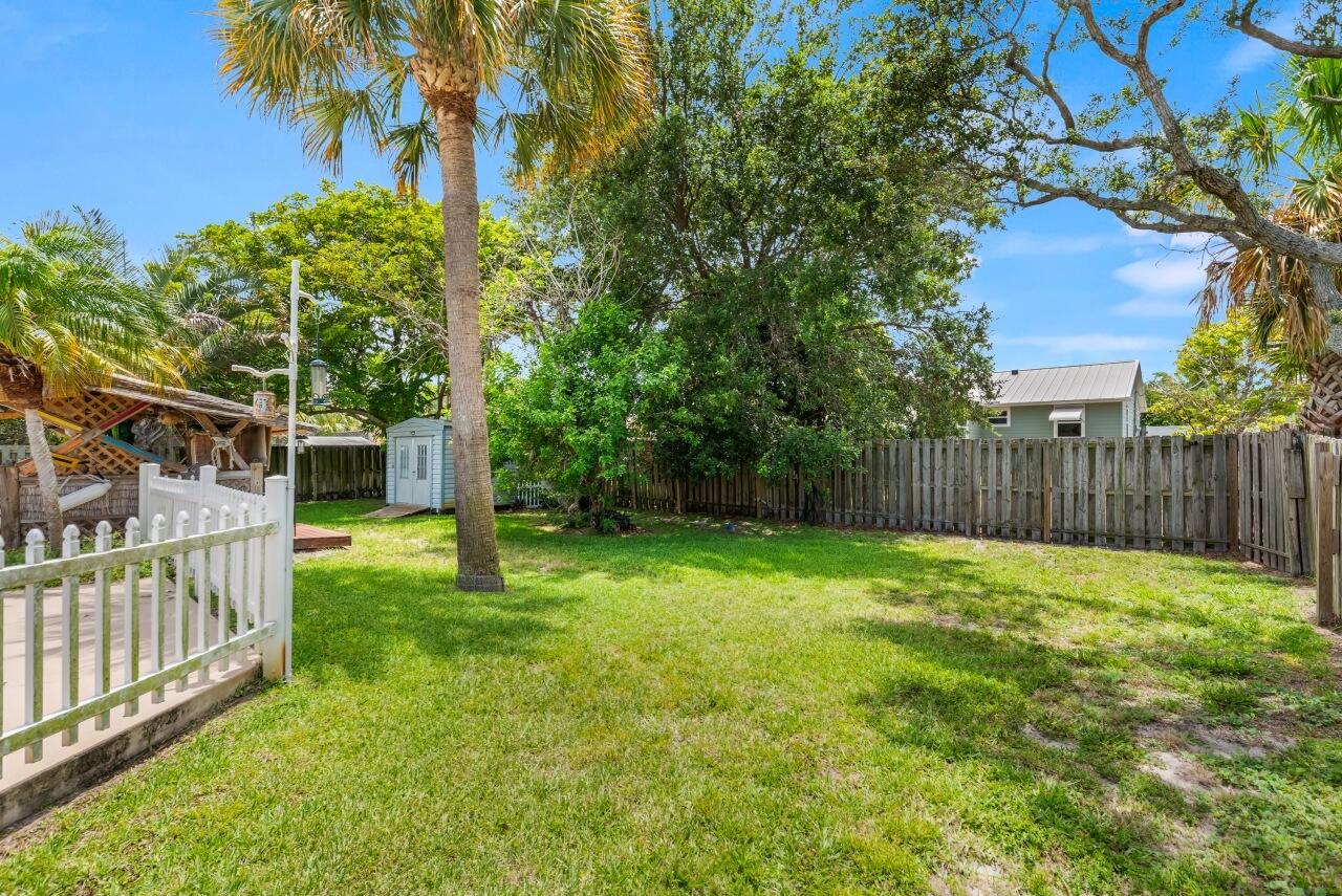 1636 Ne Darlich Avenue Property Photo 48
