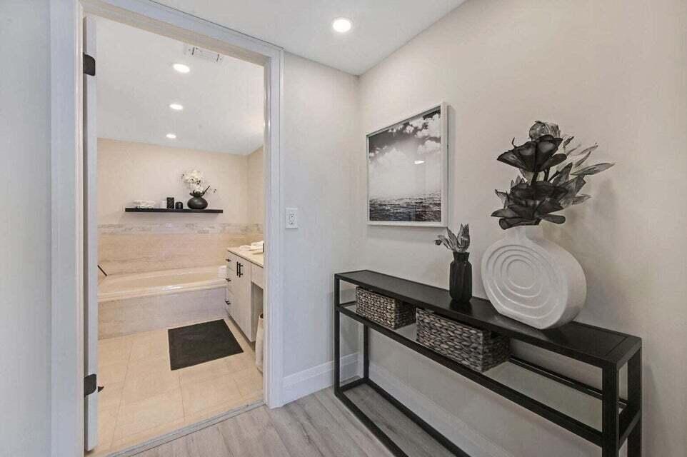 4201 N Ocean Boulevard 1605 Property Photo 17