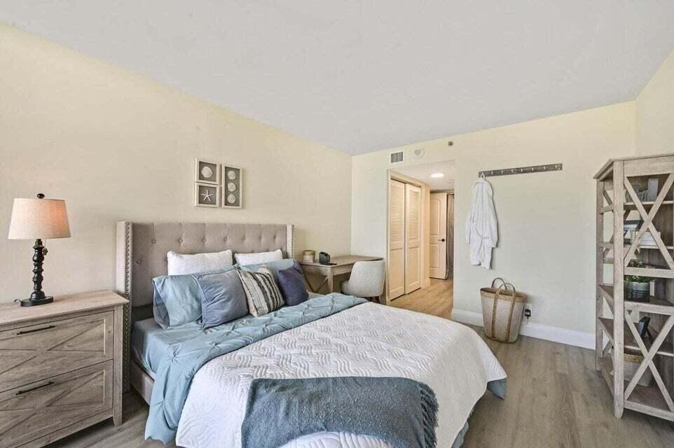 4201 N Ocean Boulevard 1605 Property Photo 22