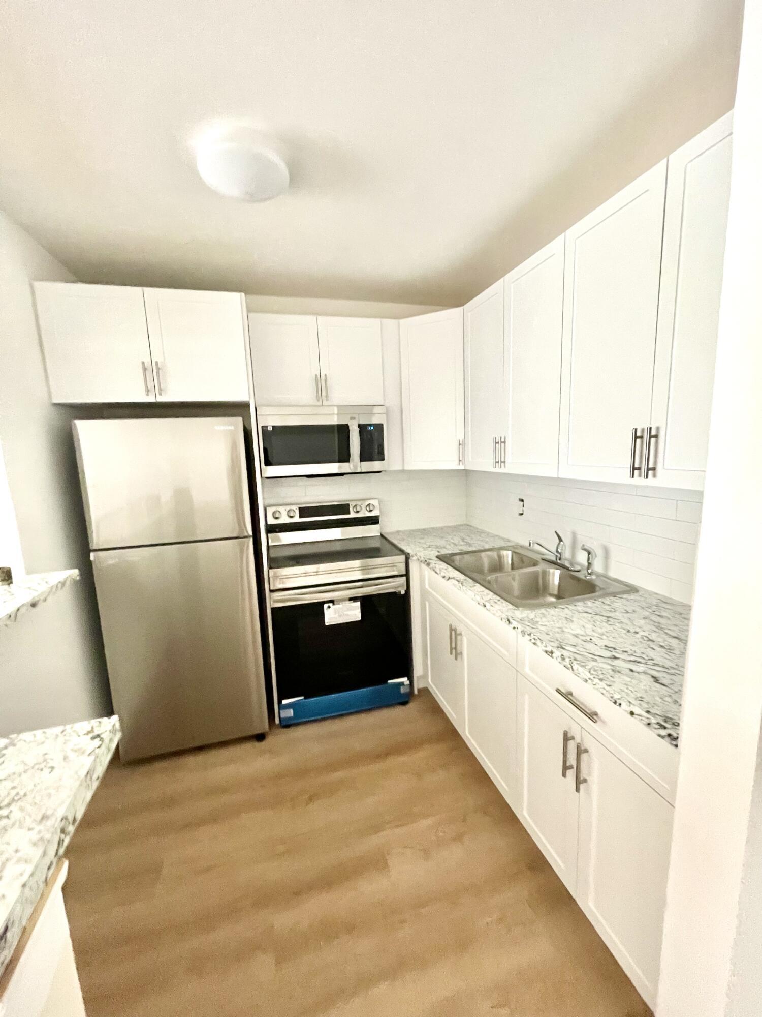 203 Easthampton I Property Photo 3