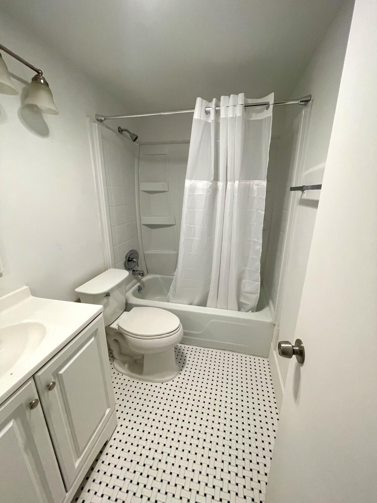 203 Easthampton I Property Photo 4