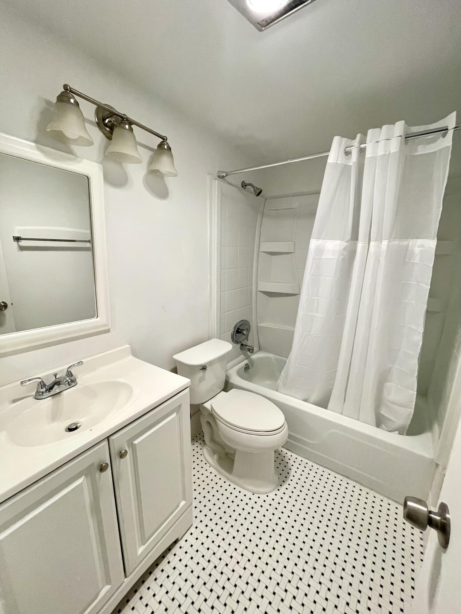 203 Easthampton I Property Photo 5