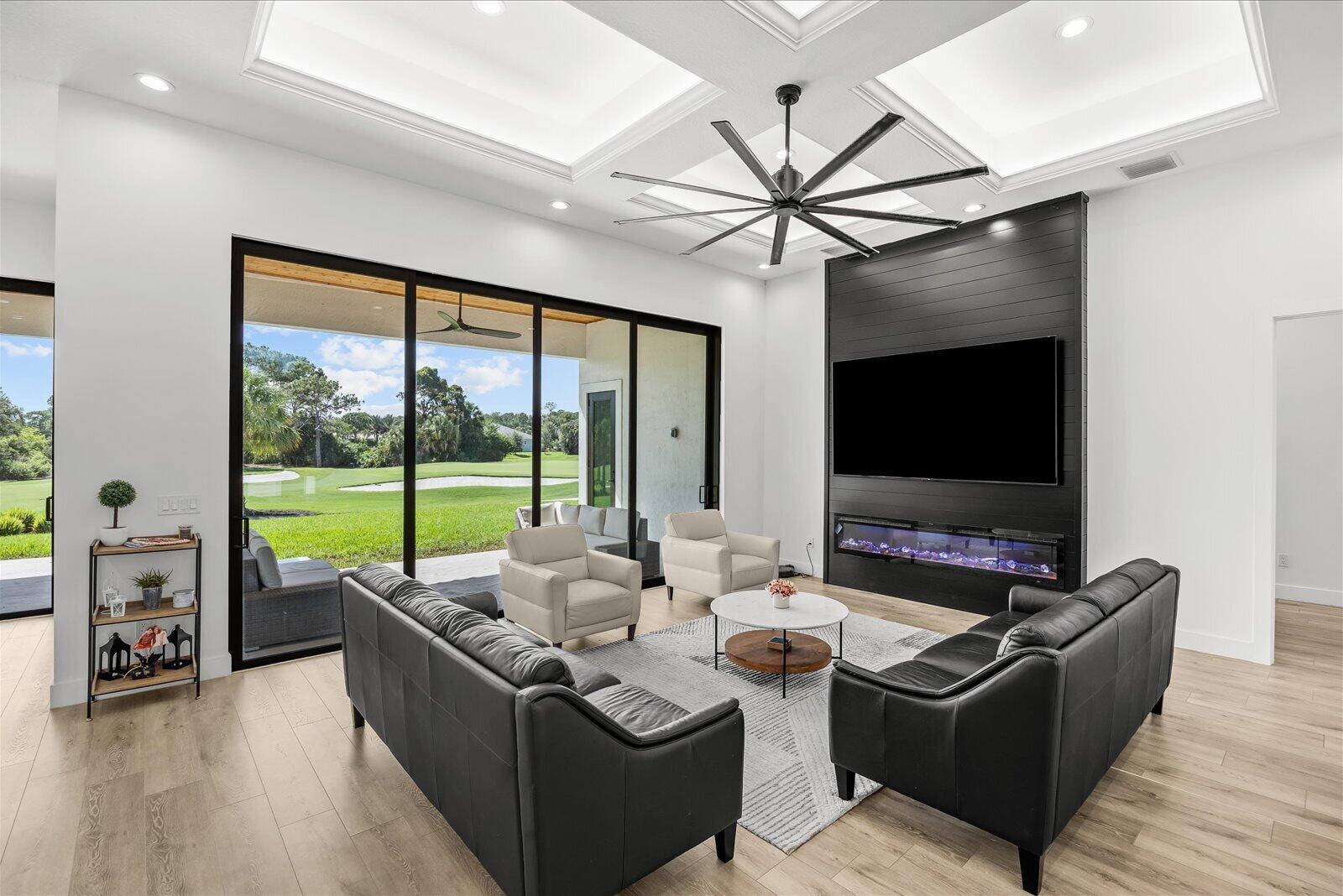 896 Sw Squire Johns Lane Property Photo 10