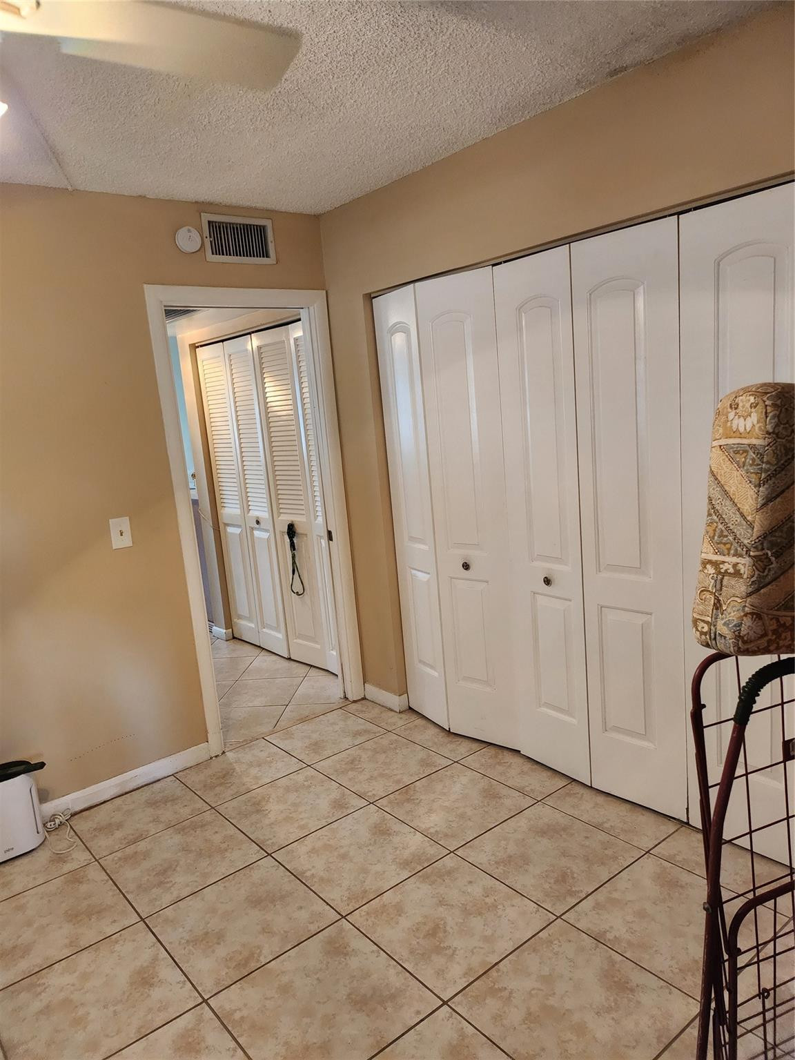 104 Westbury E Property Photo 5