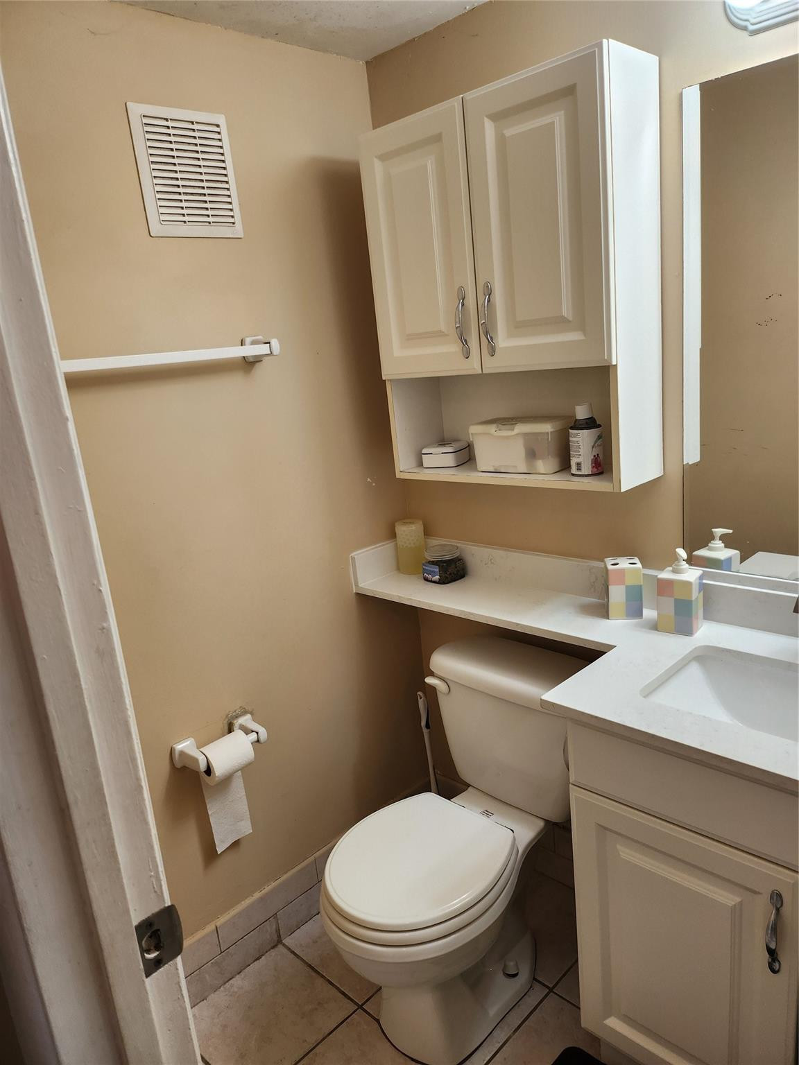 104 Westbury E Property Photo 21