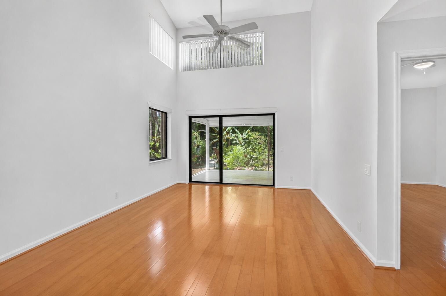 21692 Cromwell Circle Property Photo 4