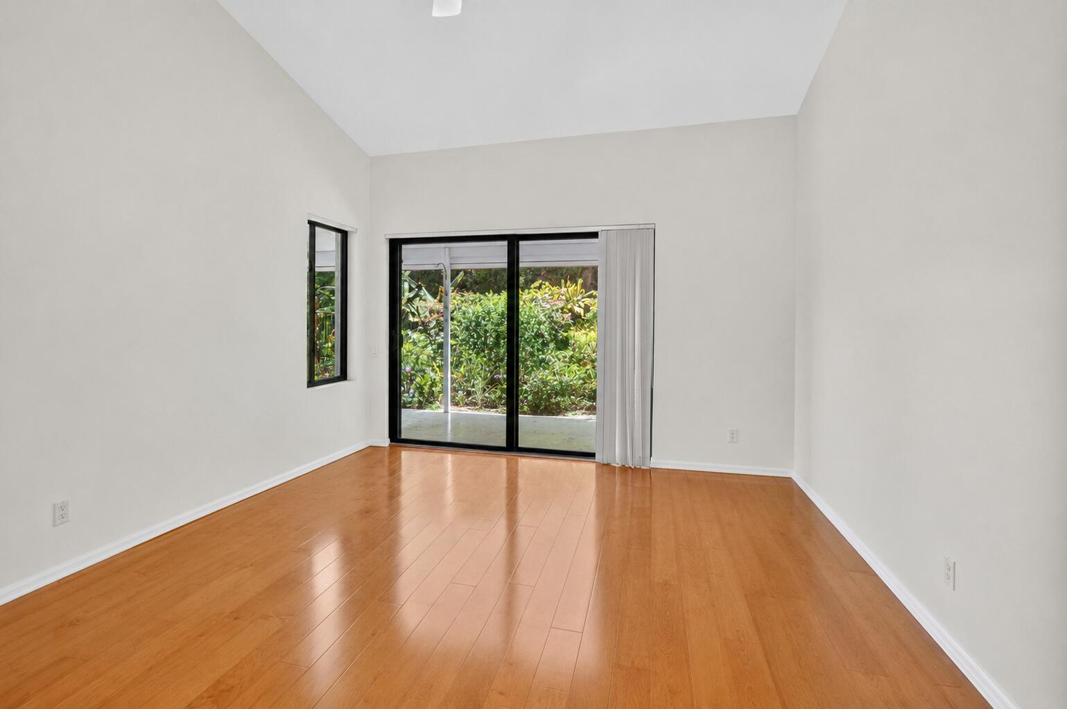 21692 Cromwell Circle Property Photo 25