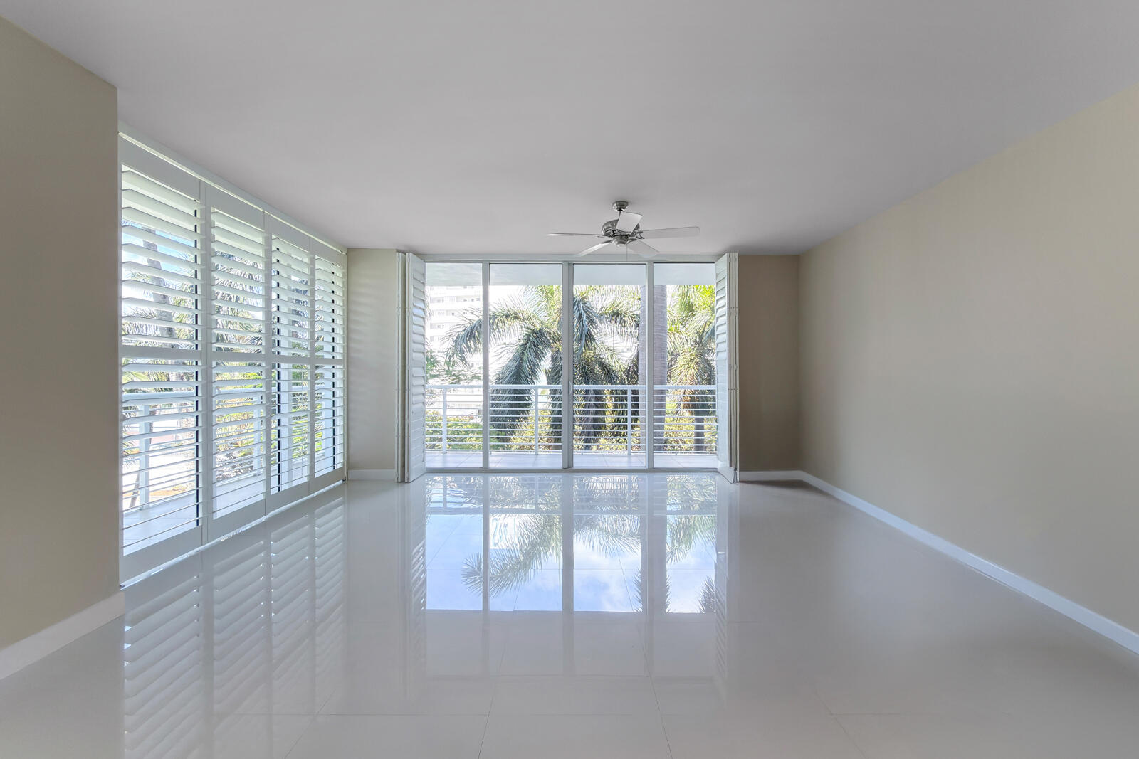 2831 N Ocean Boulevard 303n Property Photo 6