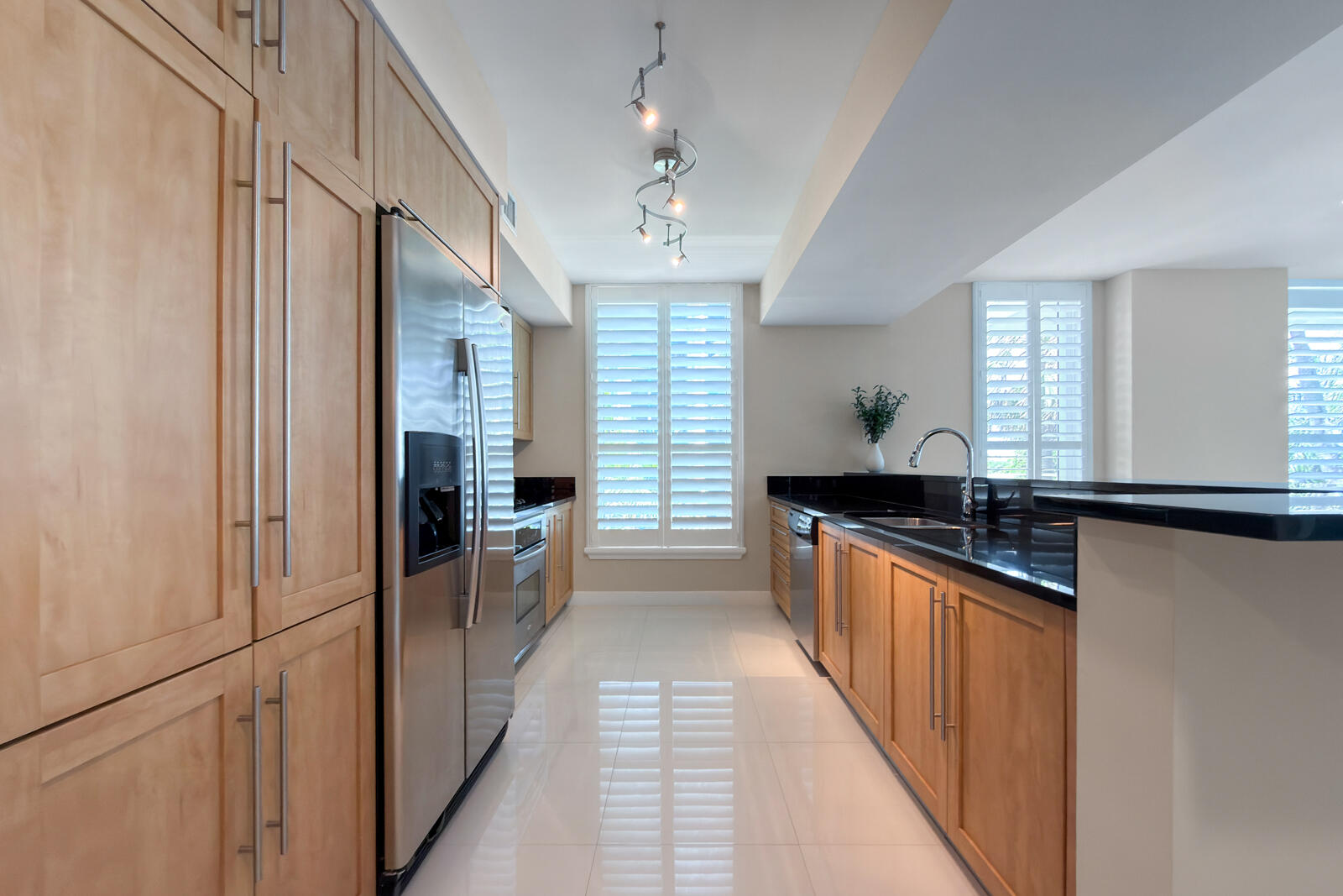 2831 N Ocean Boulevard 303n Property Photo 13