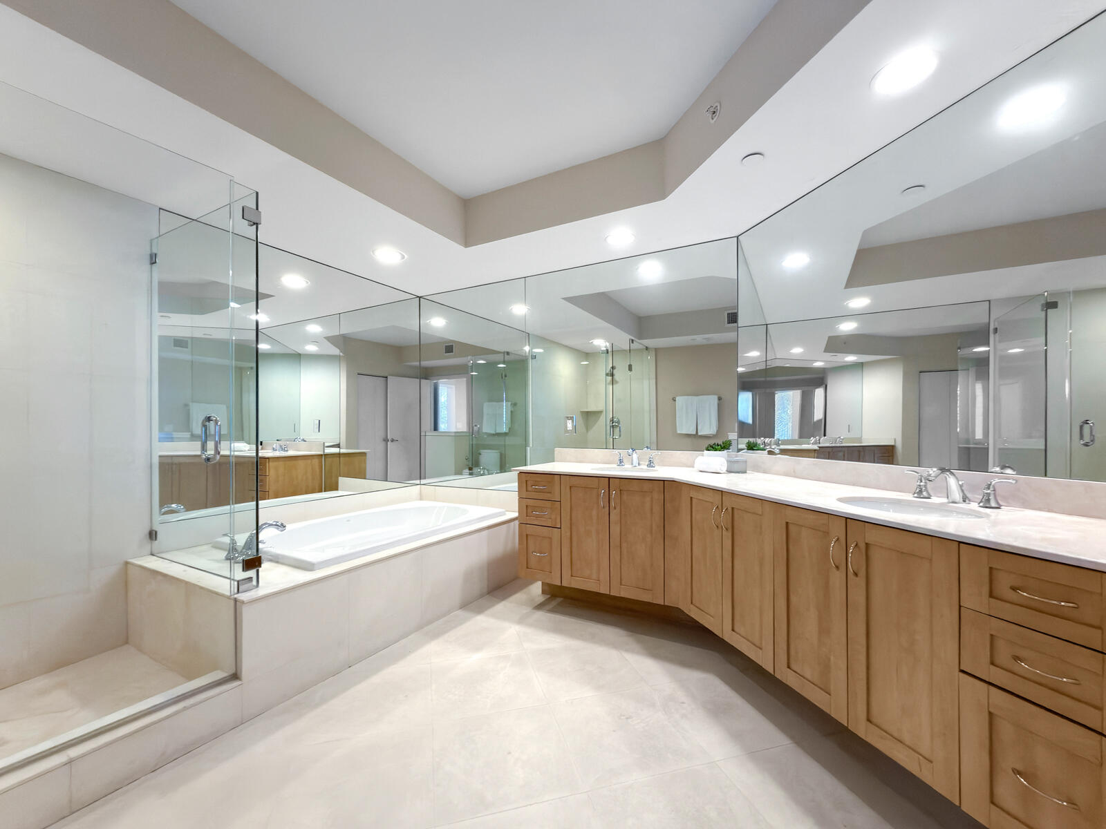 2831 N Ocean Boulevard 303n Property Photo 18