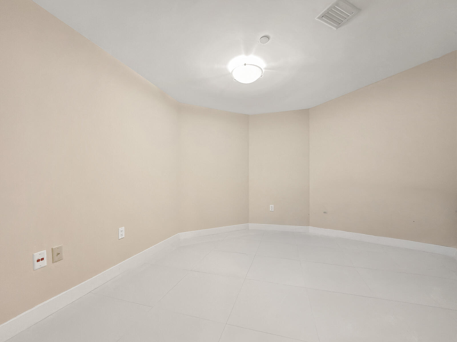 2831 N Ocean Boulevard 303n Property Photo 23