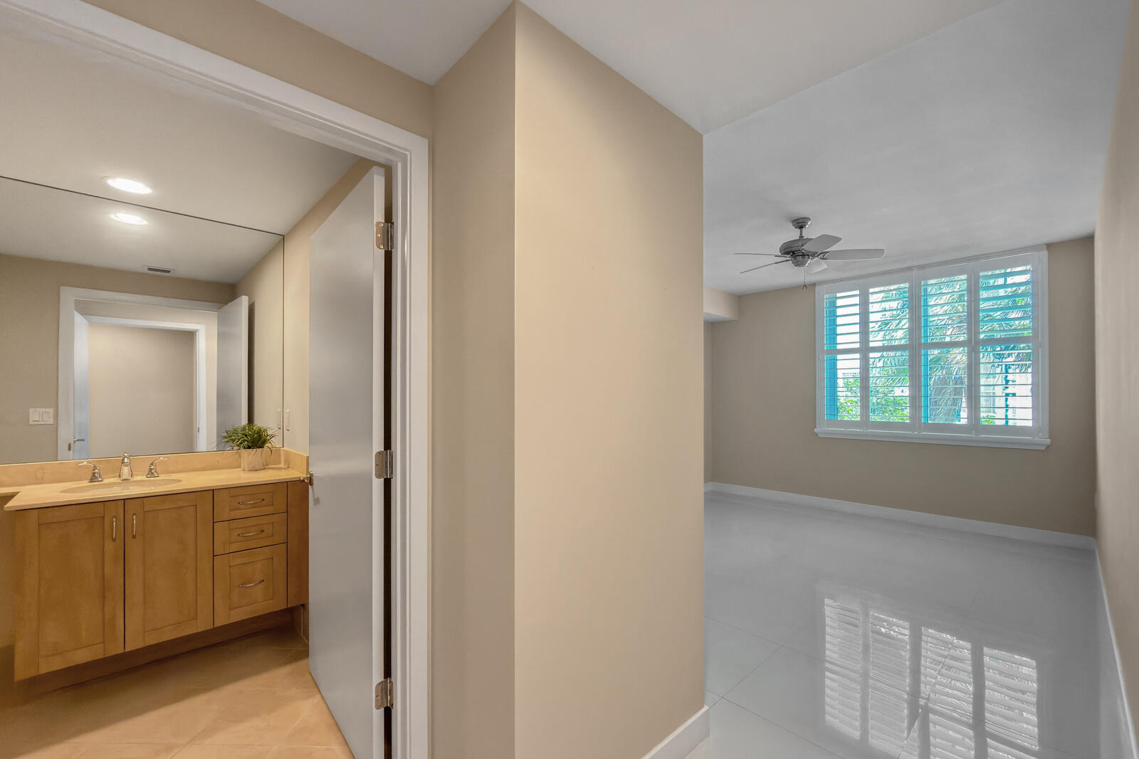2831 N Ocean Boulevard 303n Property Photo 28
