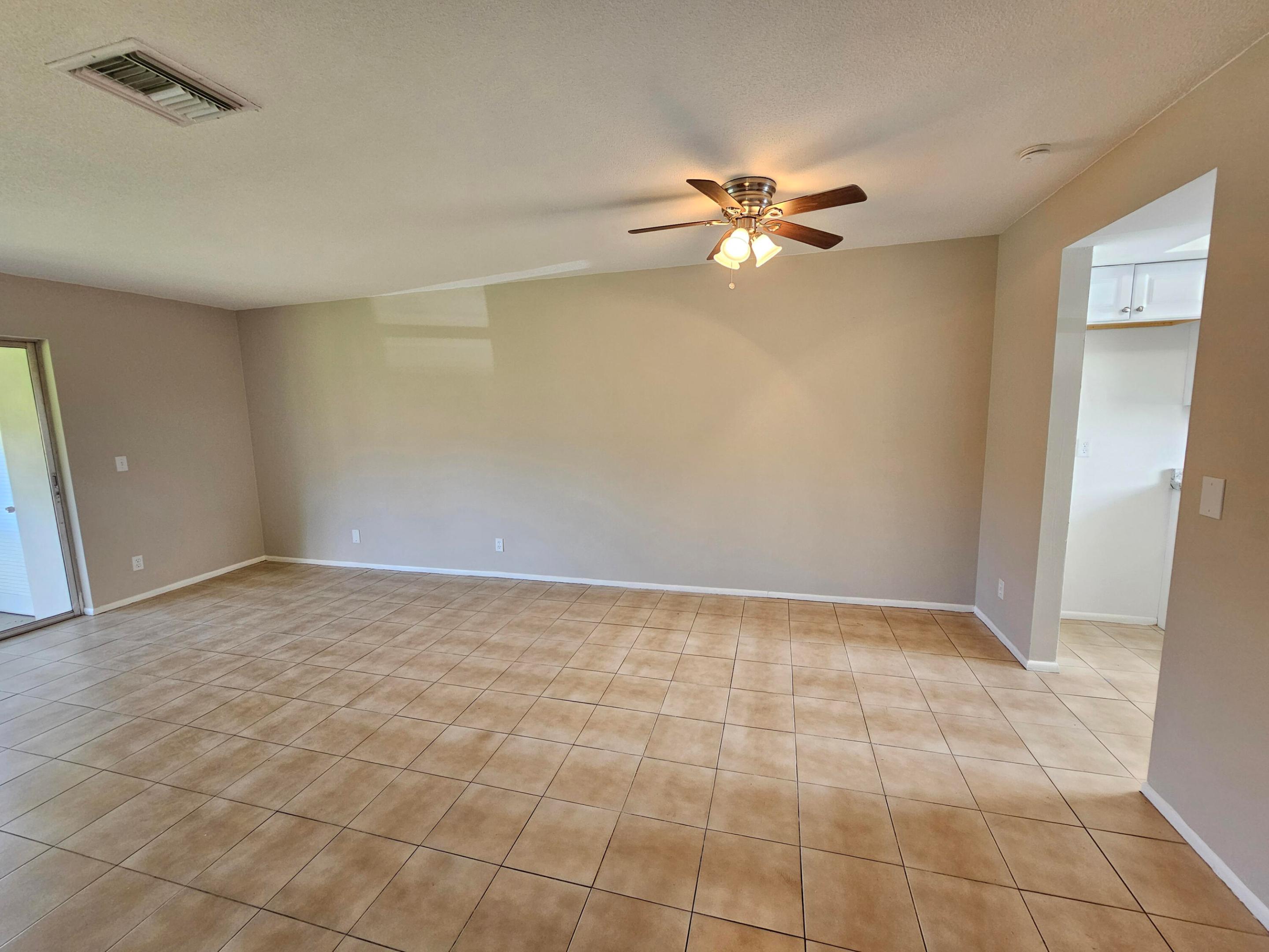 2966 Ashley Drive E F Property Photo 7