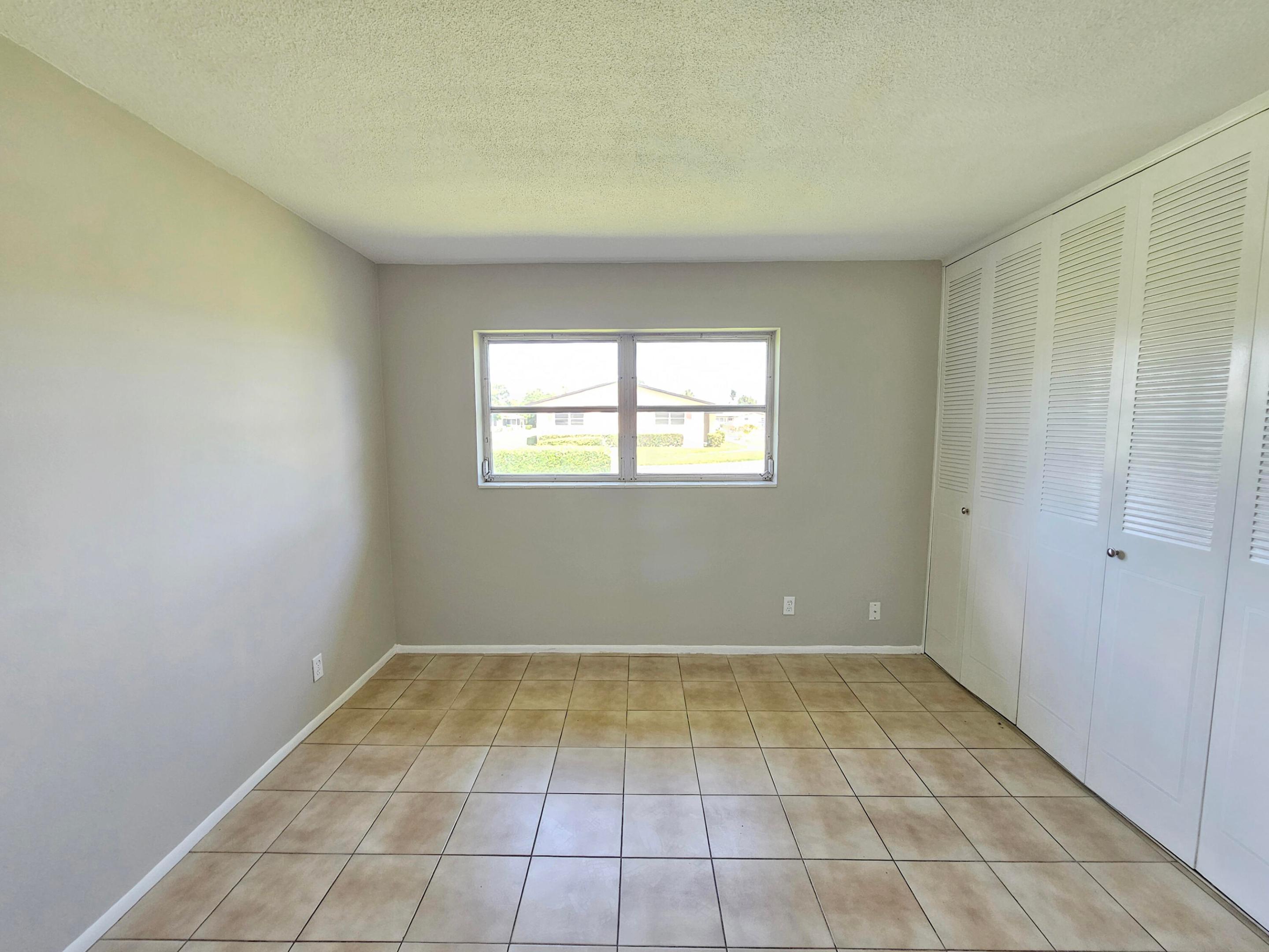 2966 Ashley Drive E F Property Photo 11