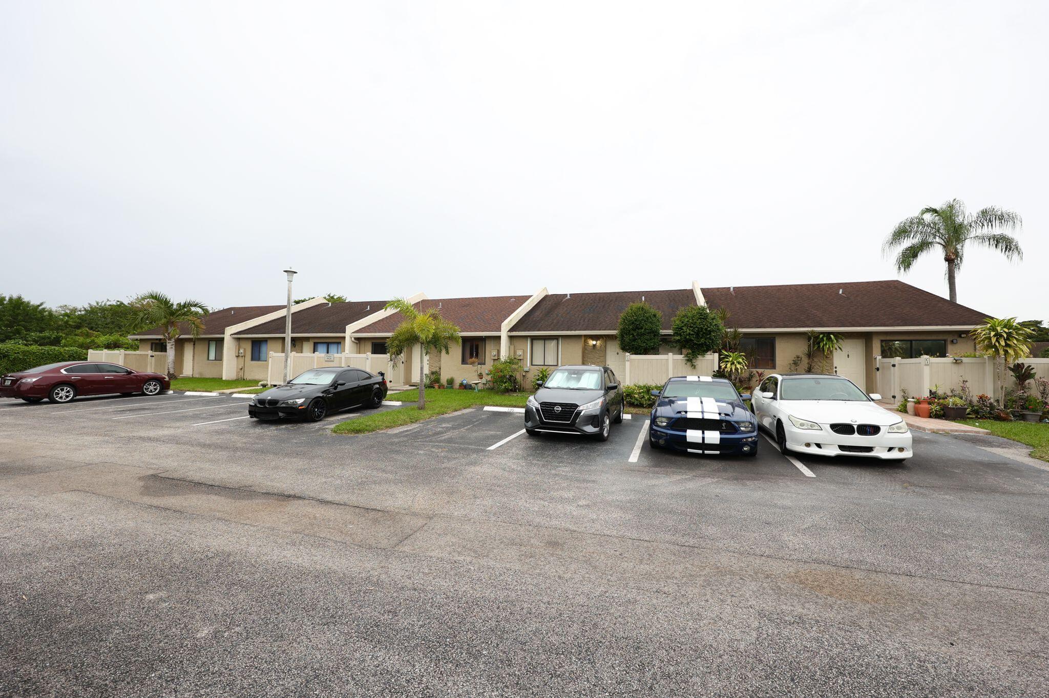 10127 E Boca Bend E B2 Property Photo 6