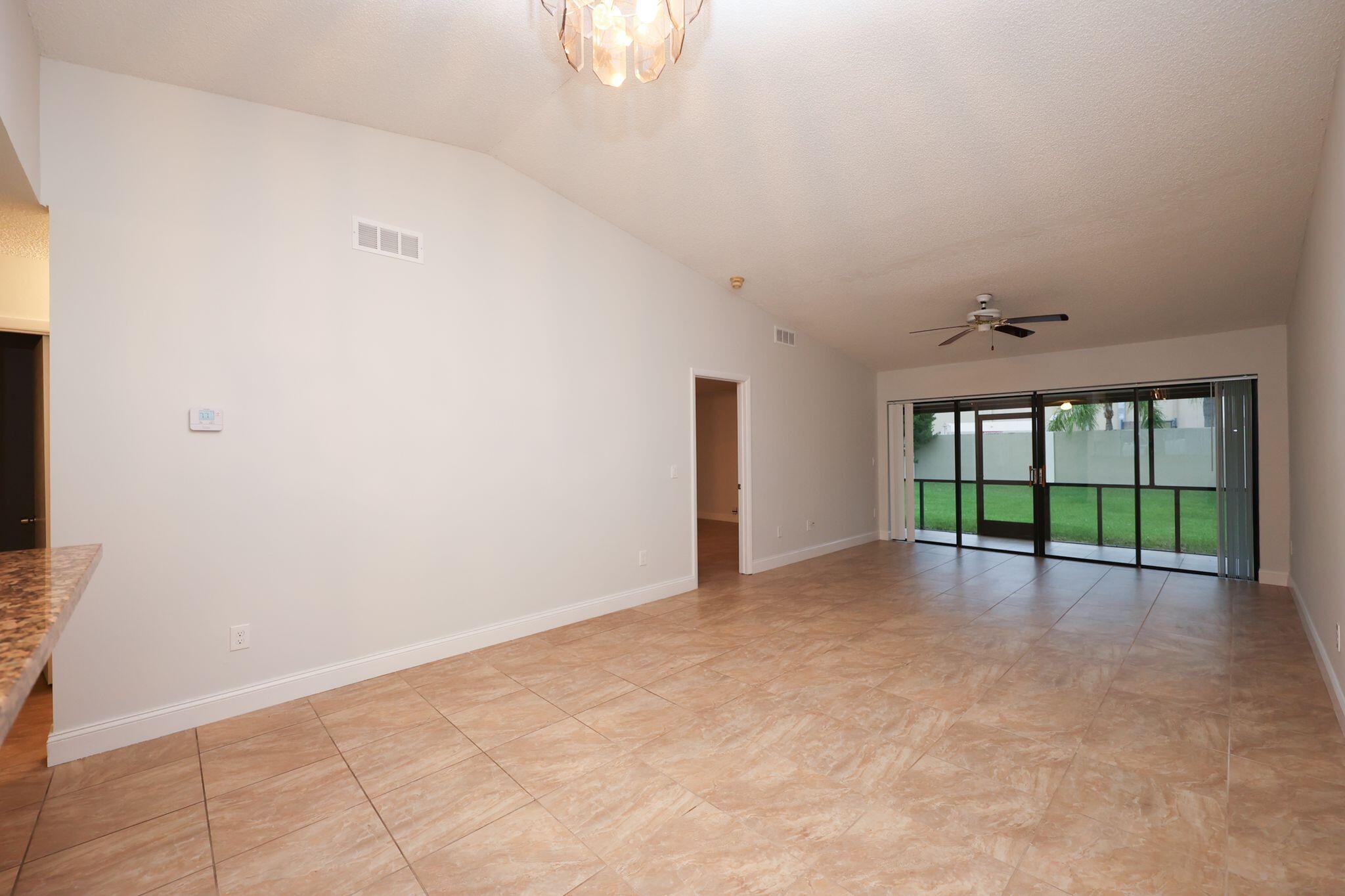 10127 E Boca Bend E B2 Property Photo 8