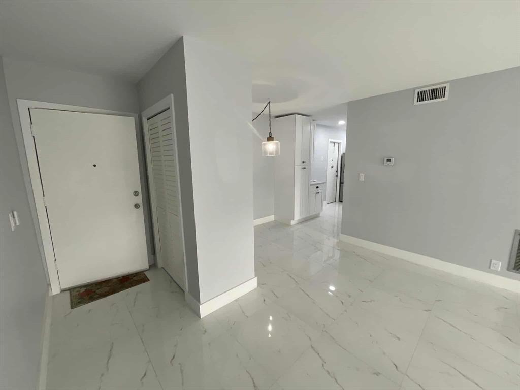 649 W Oakland Park Boulevard W 211a Property Photo 4