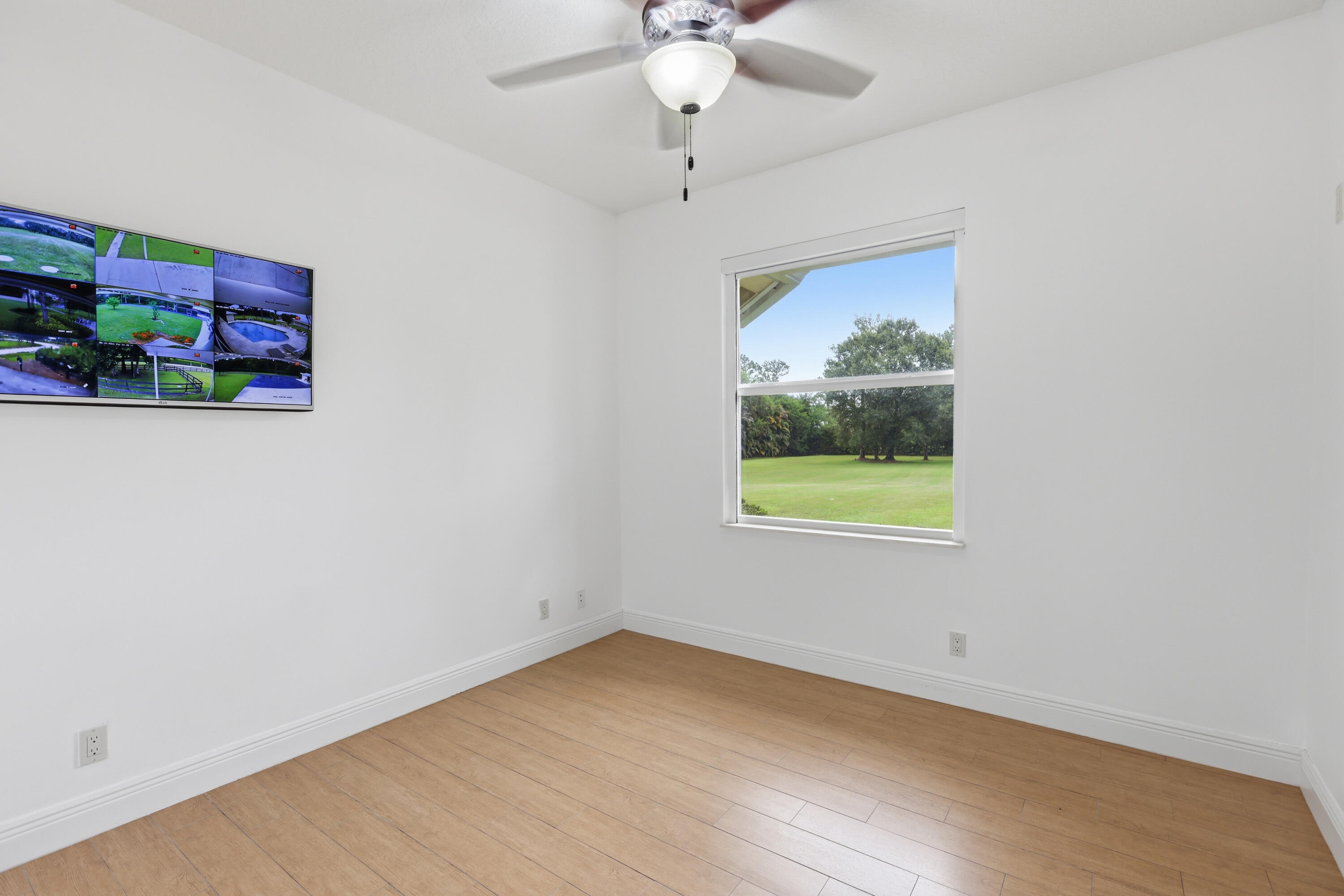 17593 Winterhawk Property Photo 5