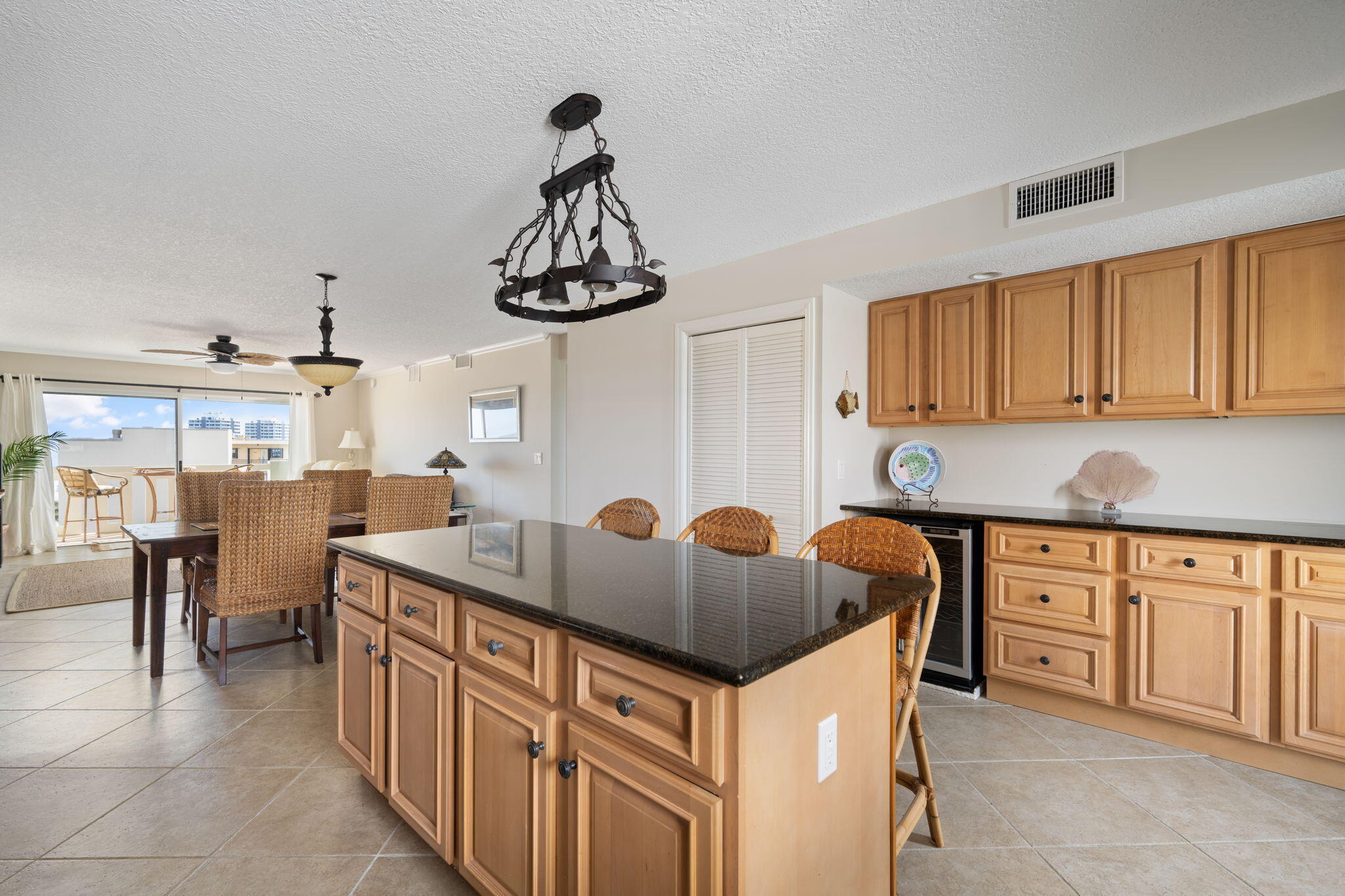 4049 Ocean Drive 505 Property Photo 3