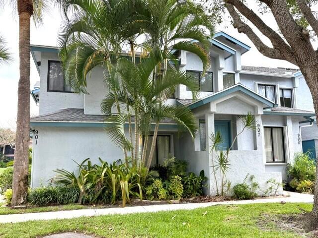 907 Harbour Pointe Way Property Photo 1